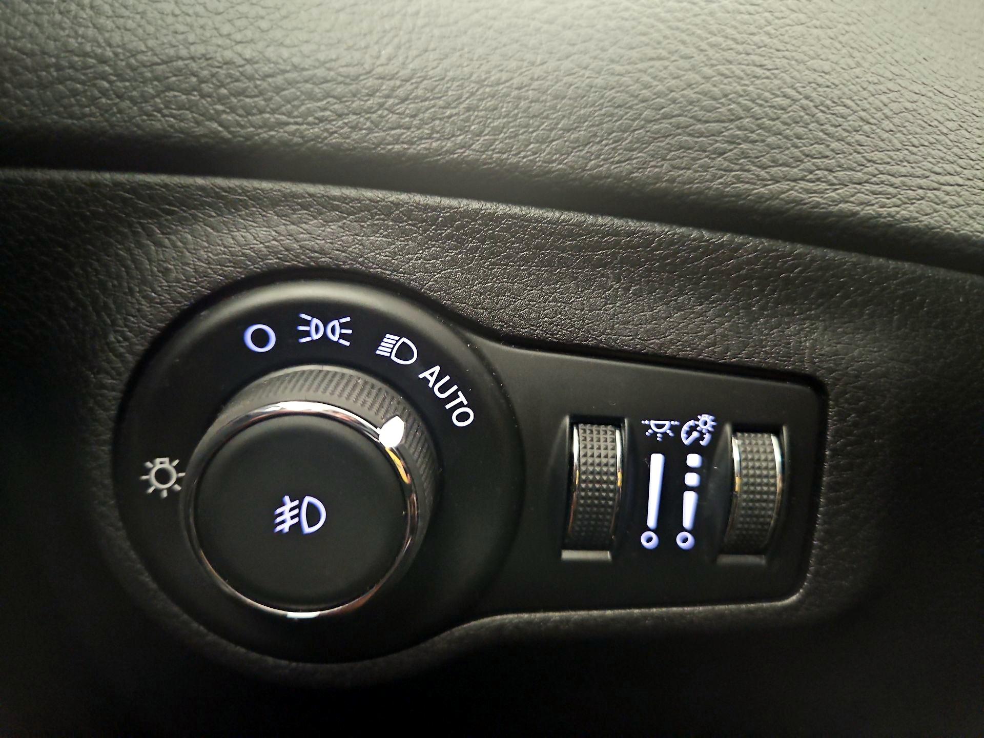 Thumbnail: 2018 Jeep Compass - 13