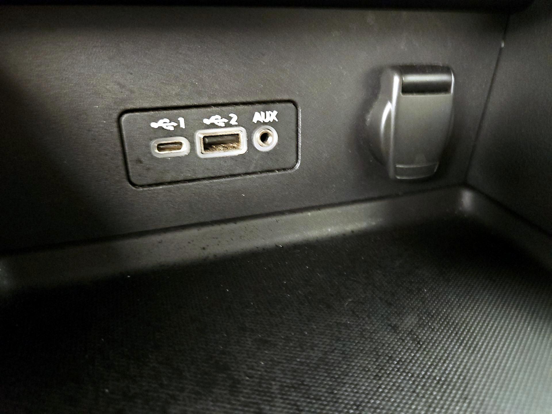 Thumbnail: 2021 Nissan Sentra - 18