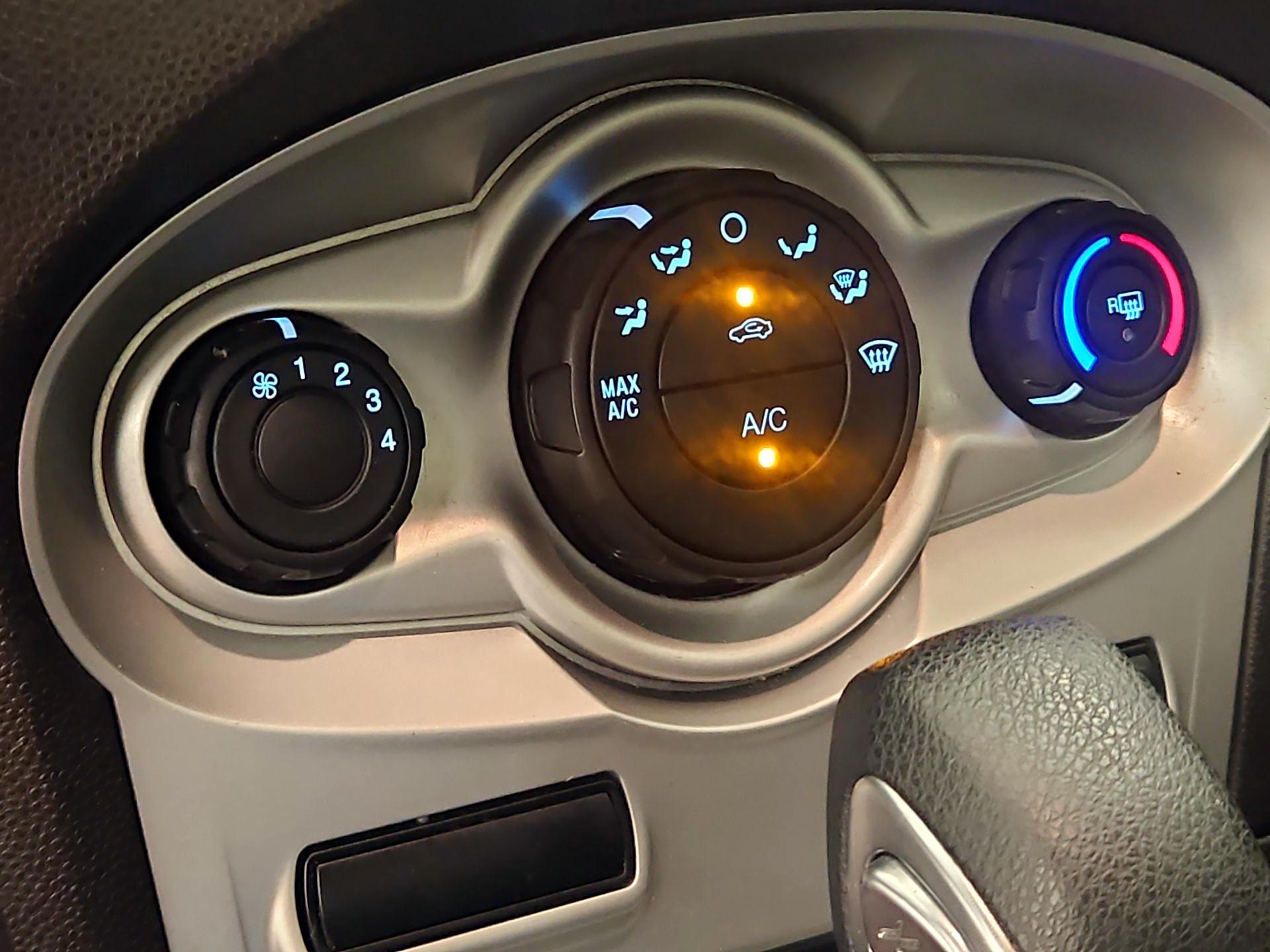 Thumbnail: 2018 Ford Fiesta - 16