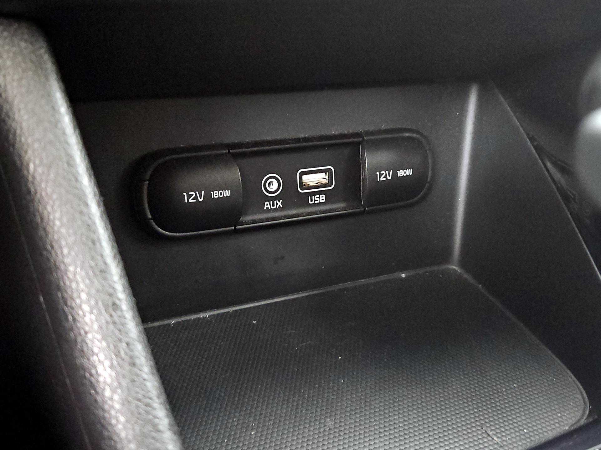 Thumbnail: 2019 Kia Niro - 18