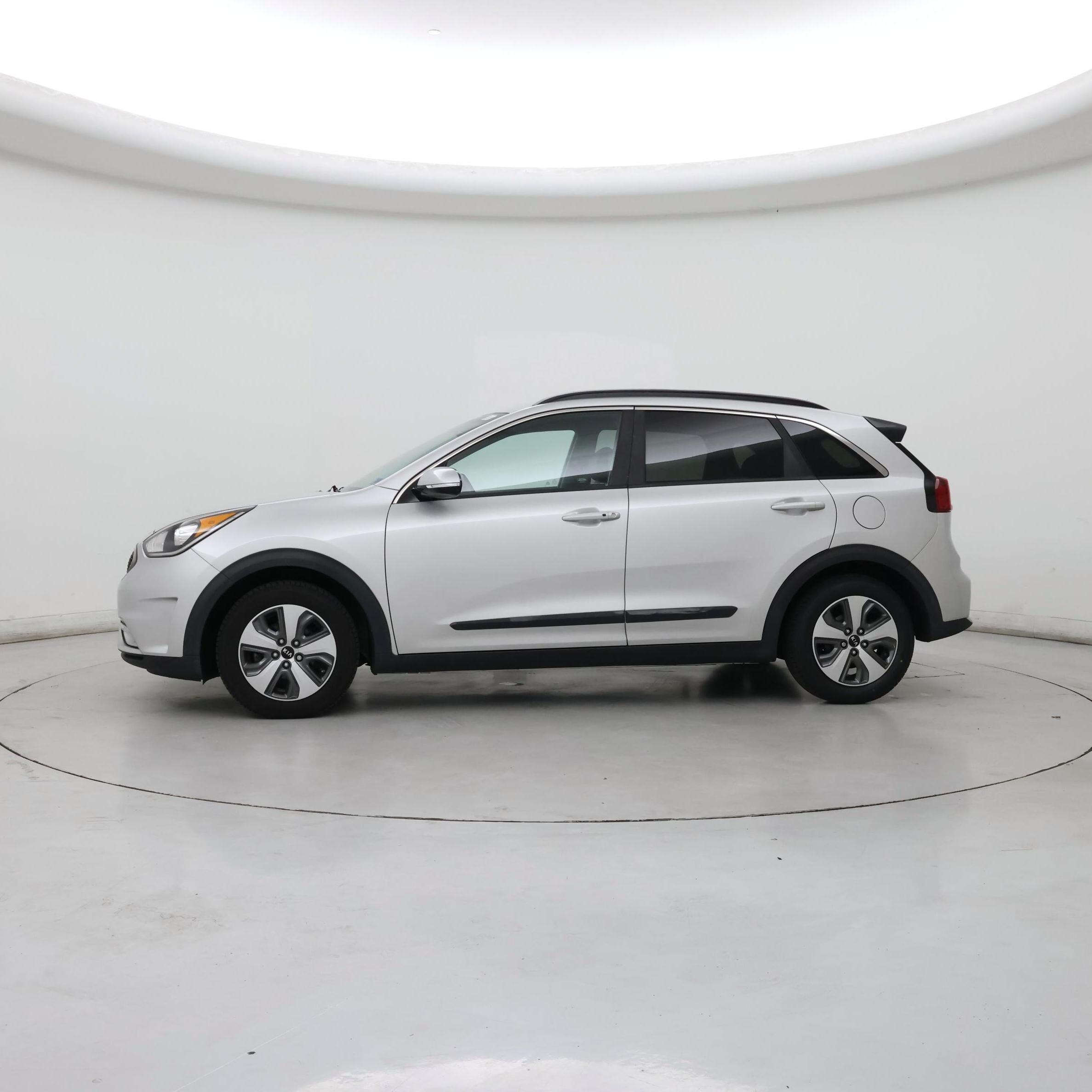 Thumbnail: 2019 Kia Niro - 3