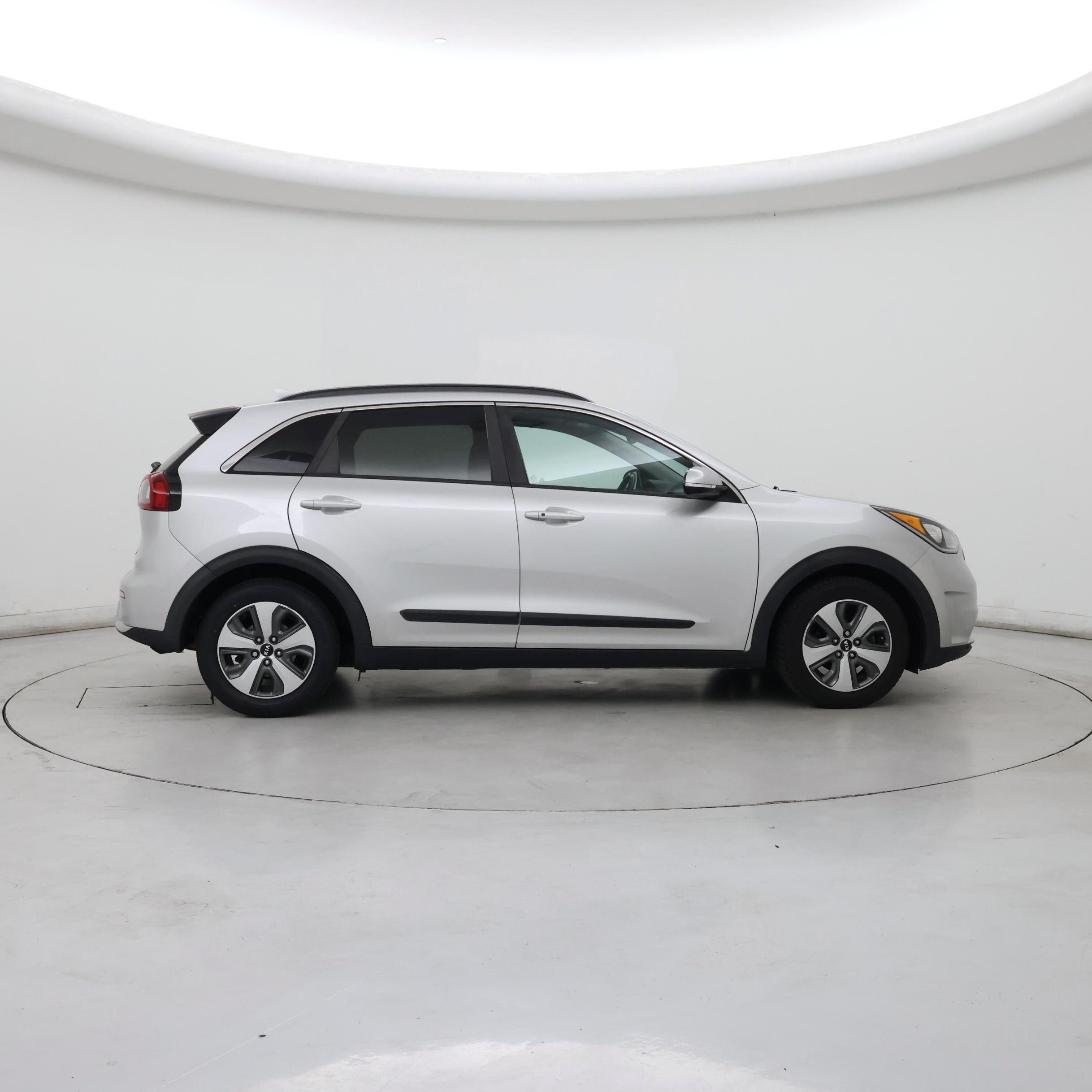 Thumbnail: 2019 Kia Niro - 7