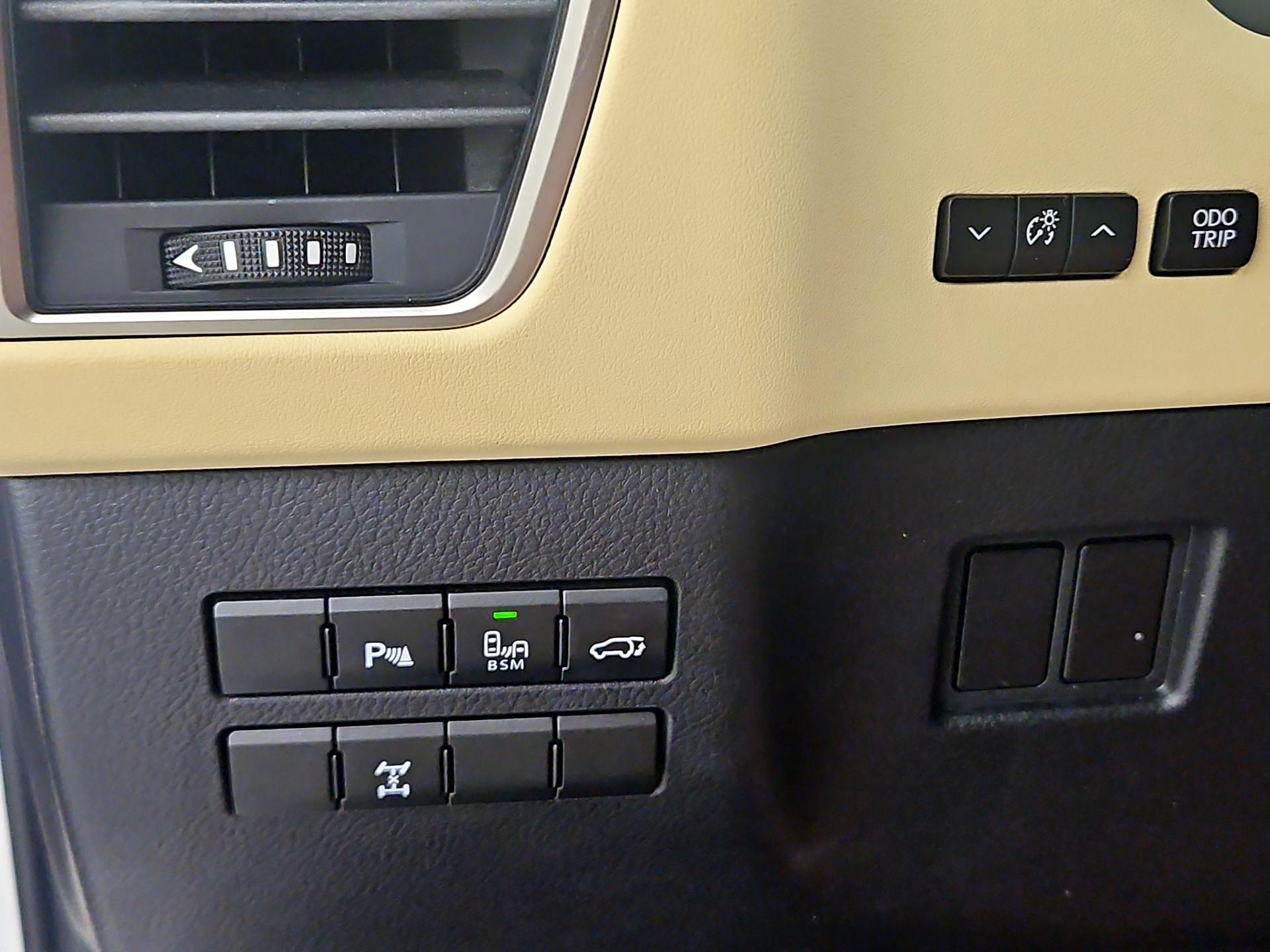 Thumbnail: 2016 Lexus NX - 13