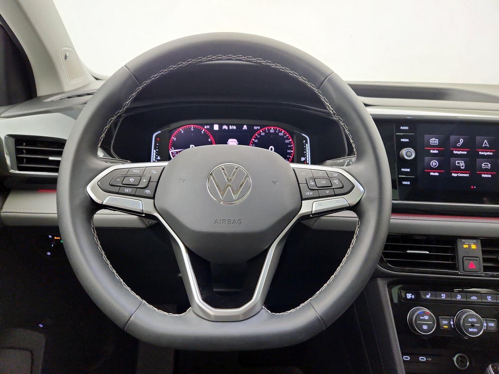 Thumbnail: 2023 Volkswagen Taos - 10