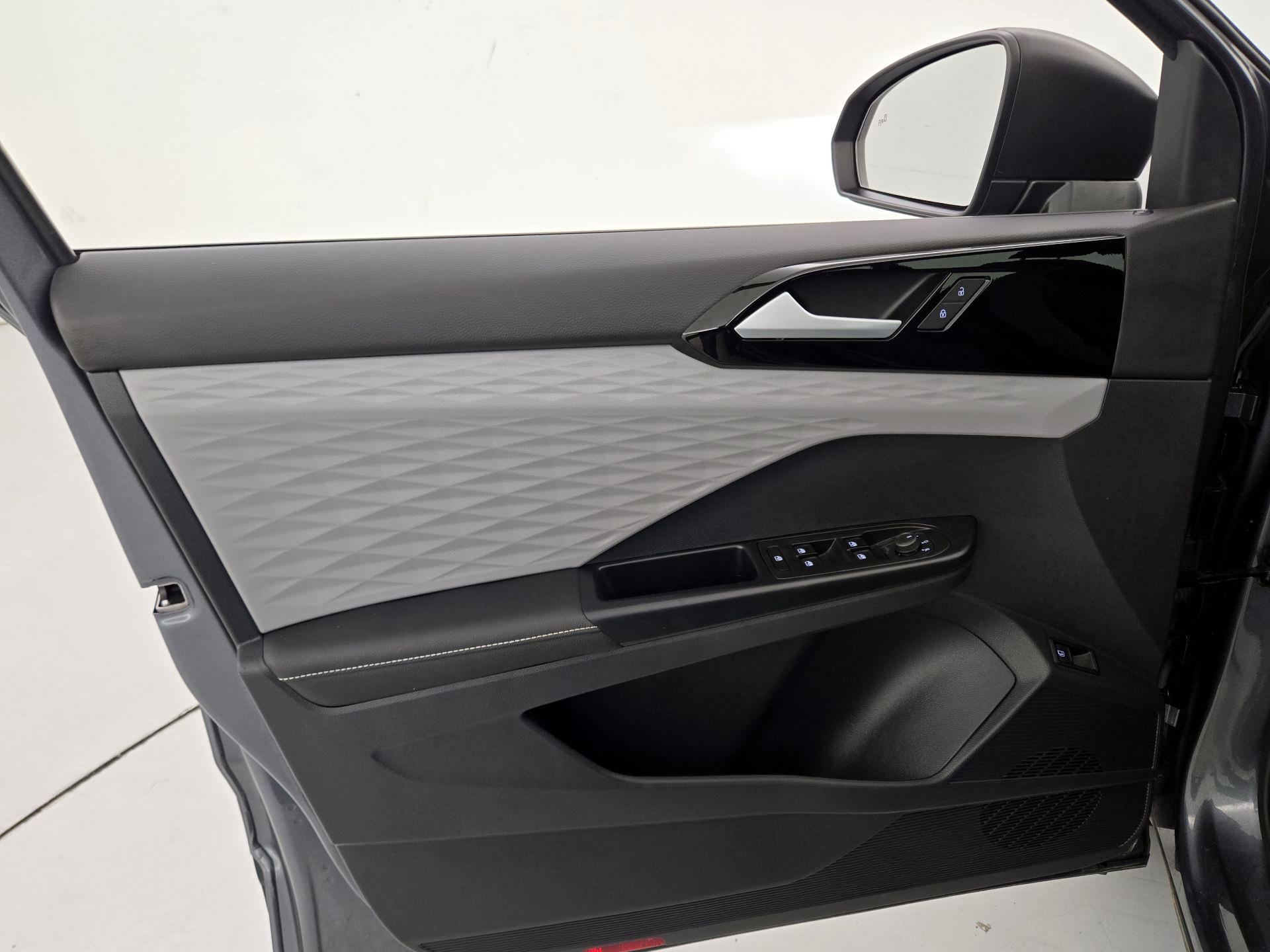 Thumbnail: 2024 Volkswagen Taos - 12