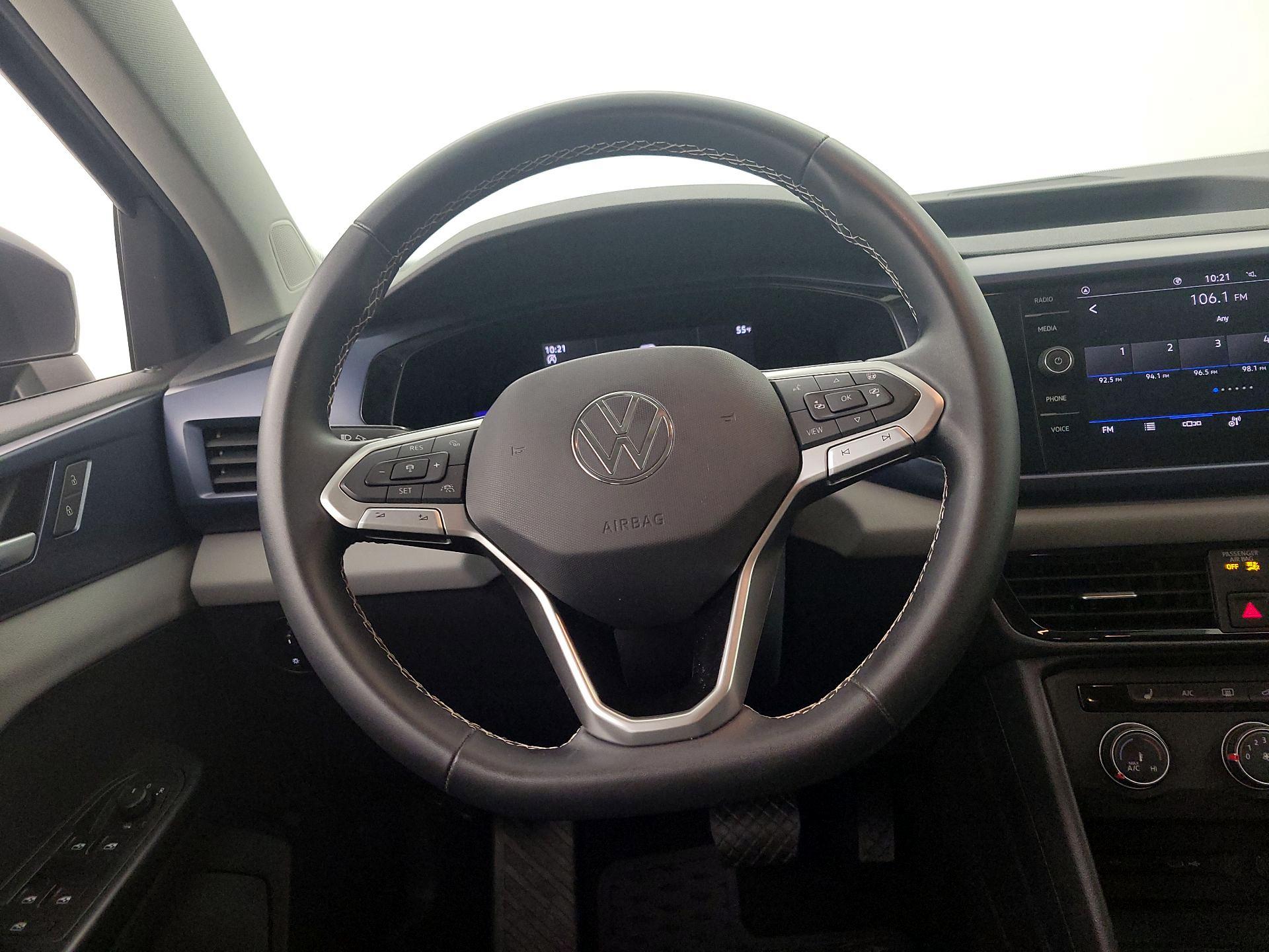Thumbnail: 2022 Volkswagen Taos - 10