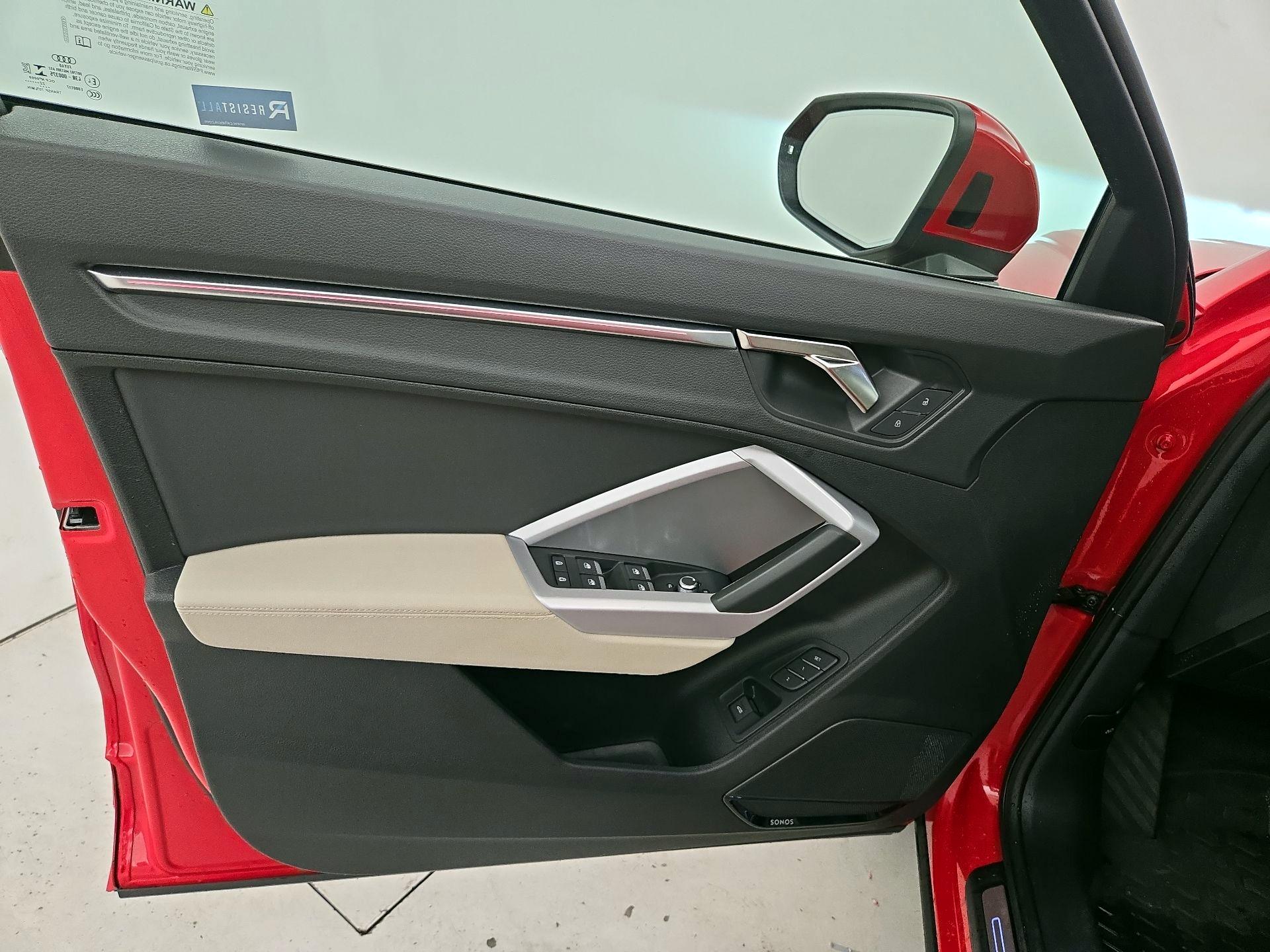 Thumbnail: 2023 Audi Q3 - 12