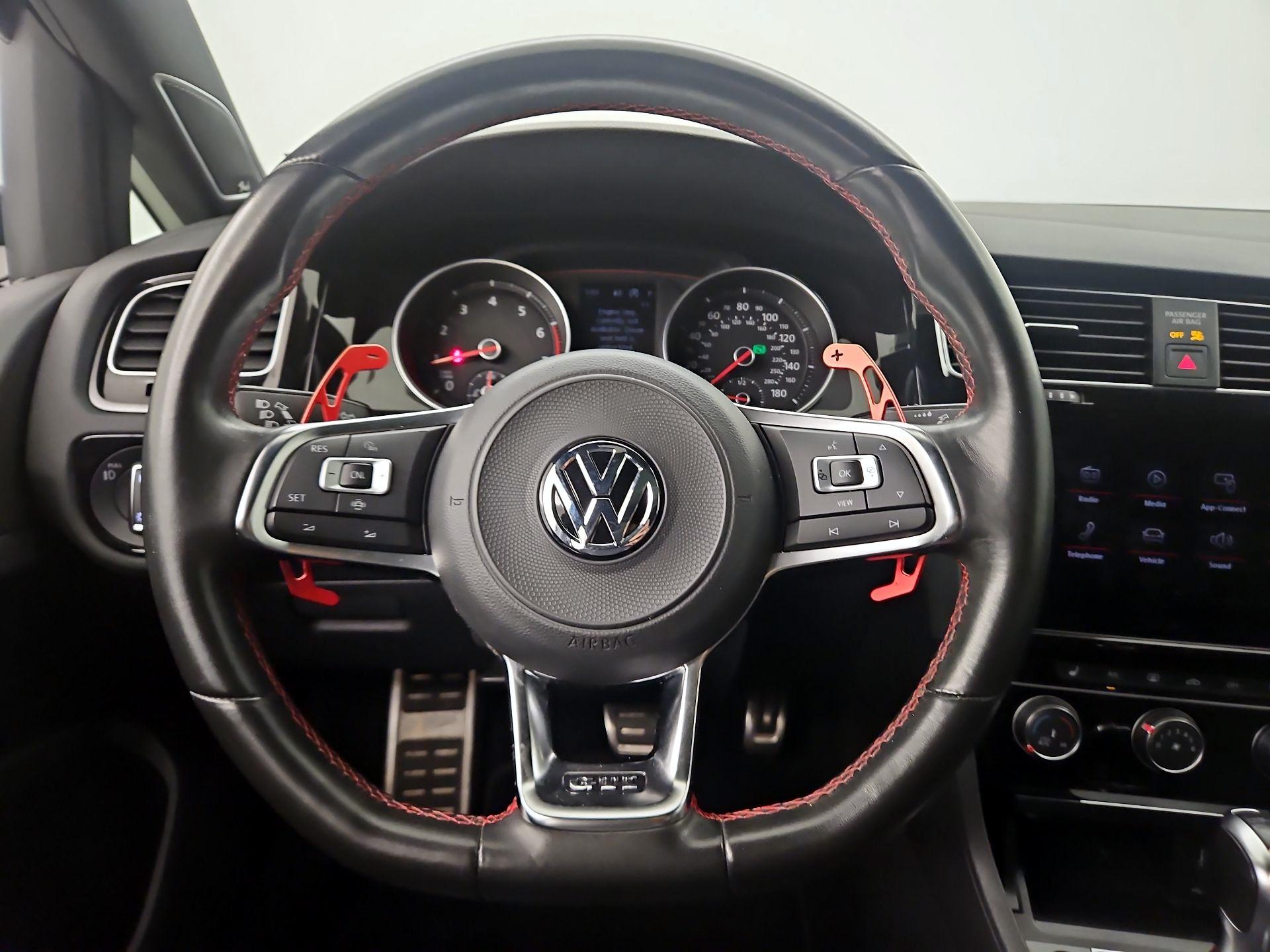 Thumbnail: 2019 Volkswagen Golf - 10
