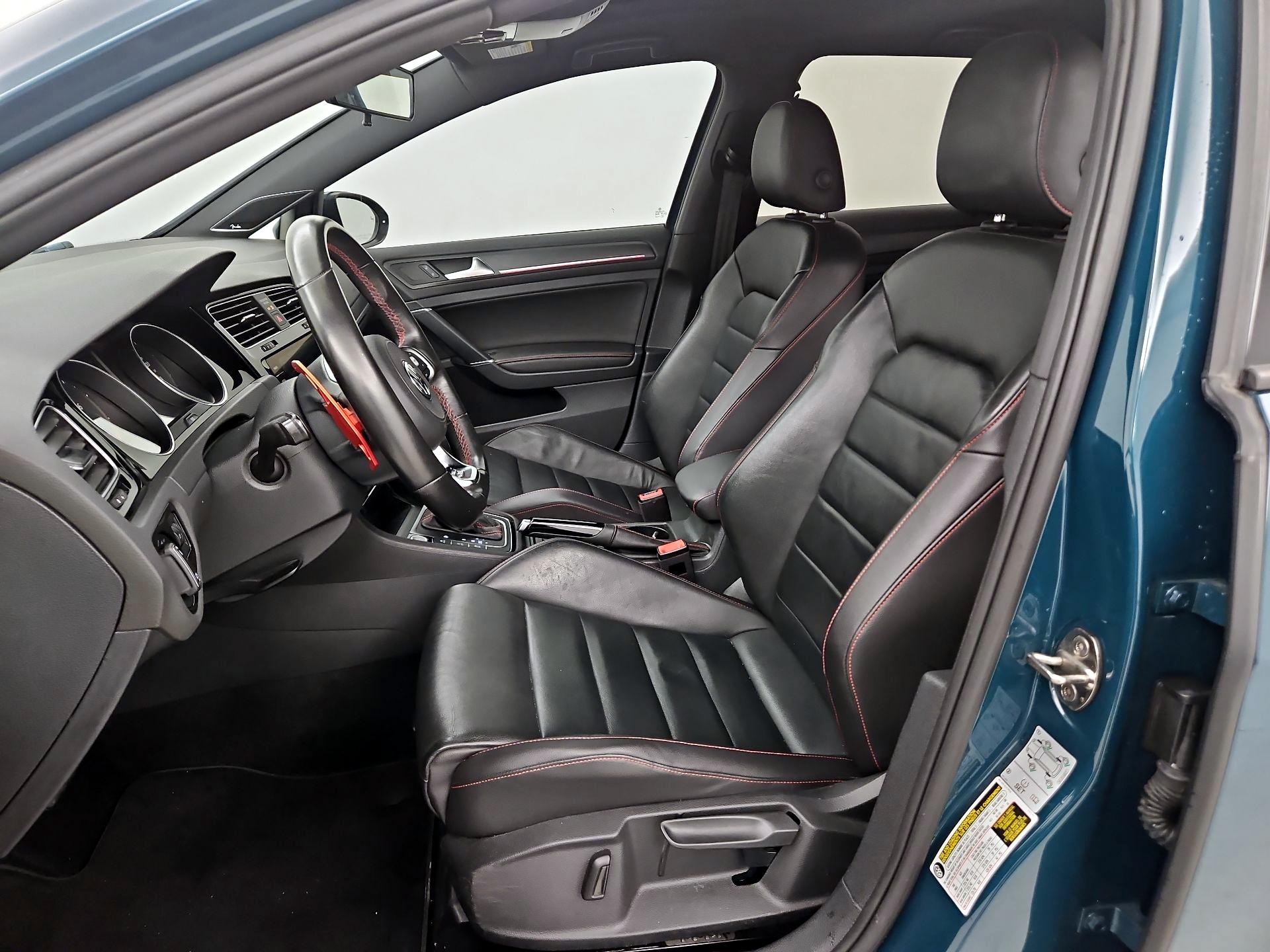 Thumbnail: 2019 Volkswagen Golf - 11