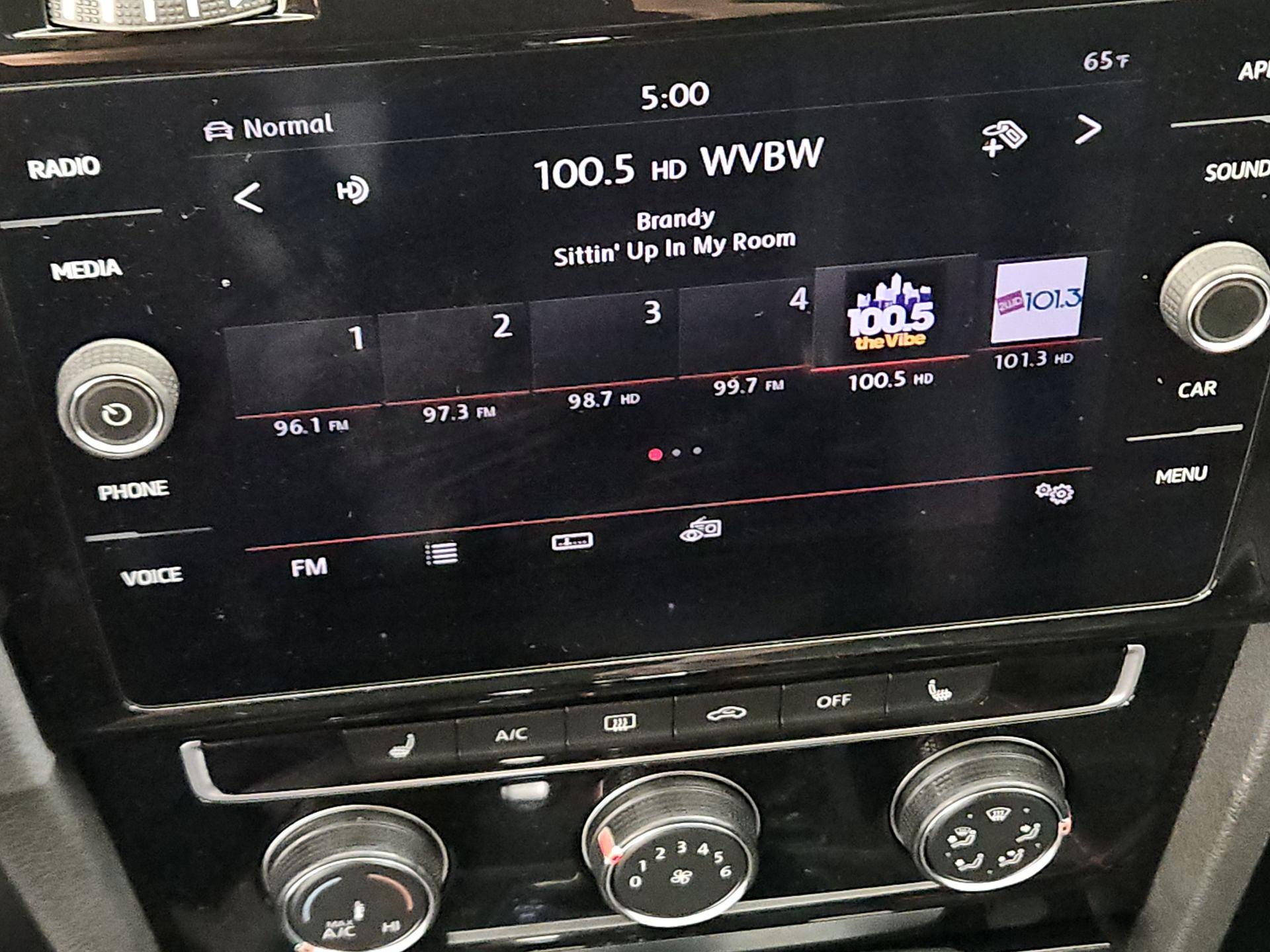 Thumbnail: 2019 Volkswagen Golf - 15