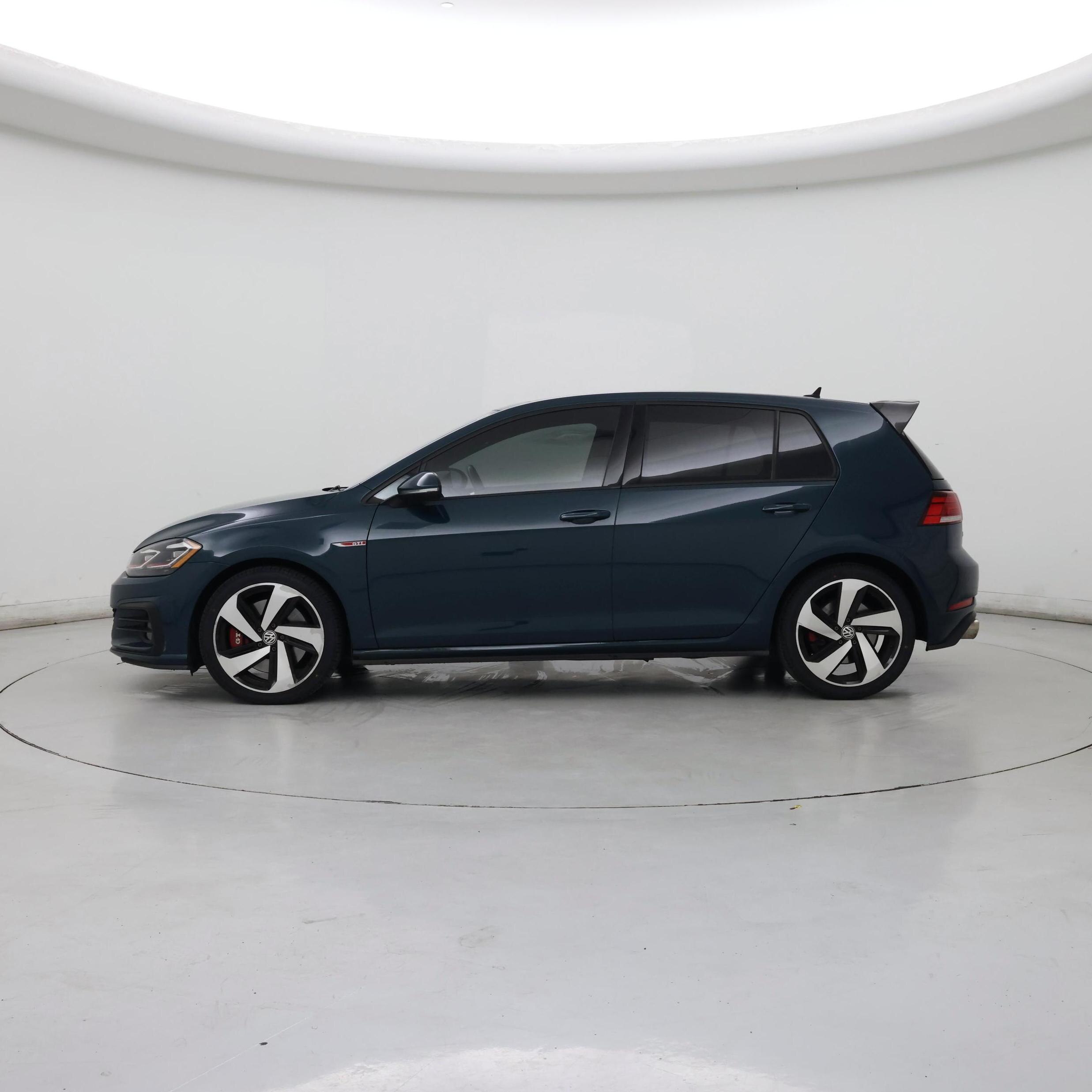Thumbnail: 2019 Volkswagen Golf - 3