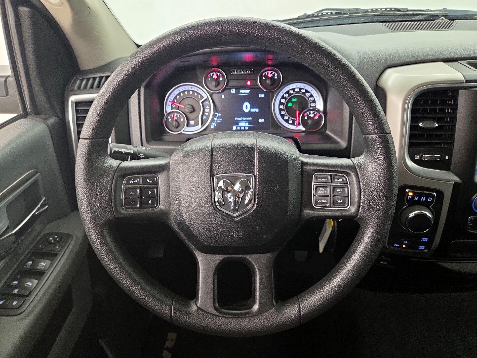 Thumbnail: 2020 RAM 1500 Classic - 10