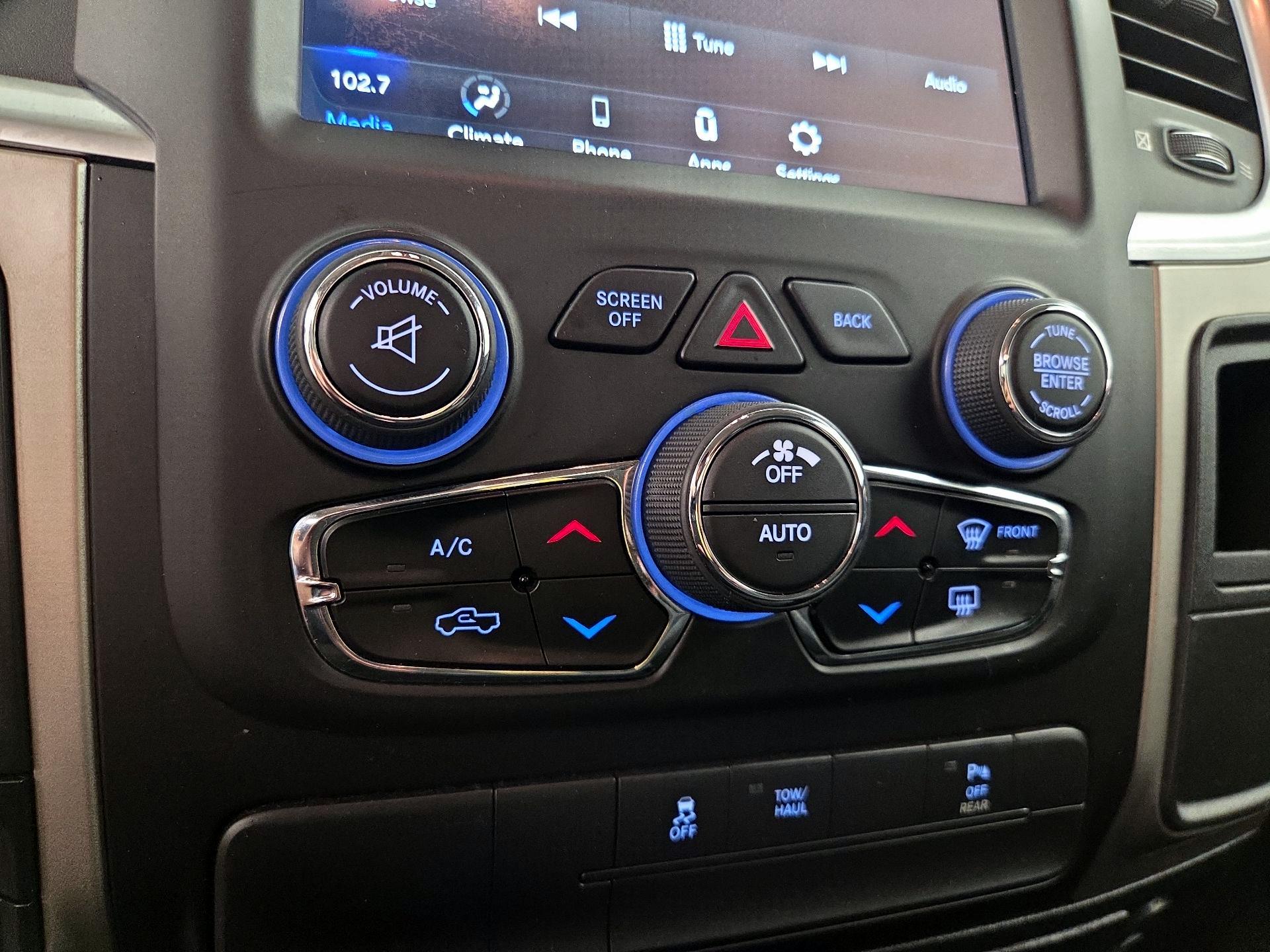 Thumbnail: 2020 RAM 1500 Classic - 16