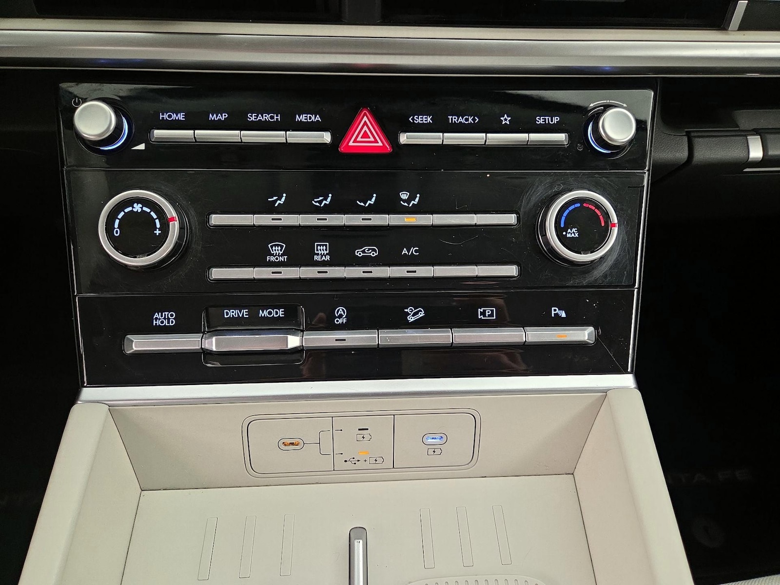 2024 Hyundai Santa Fe SE - Photo 17