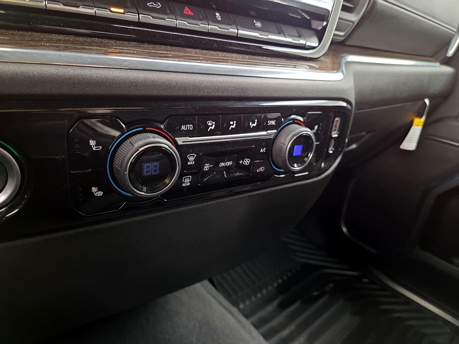 2023 Chevrolet Silverado 1500 LT - Photo 17