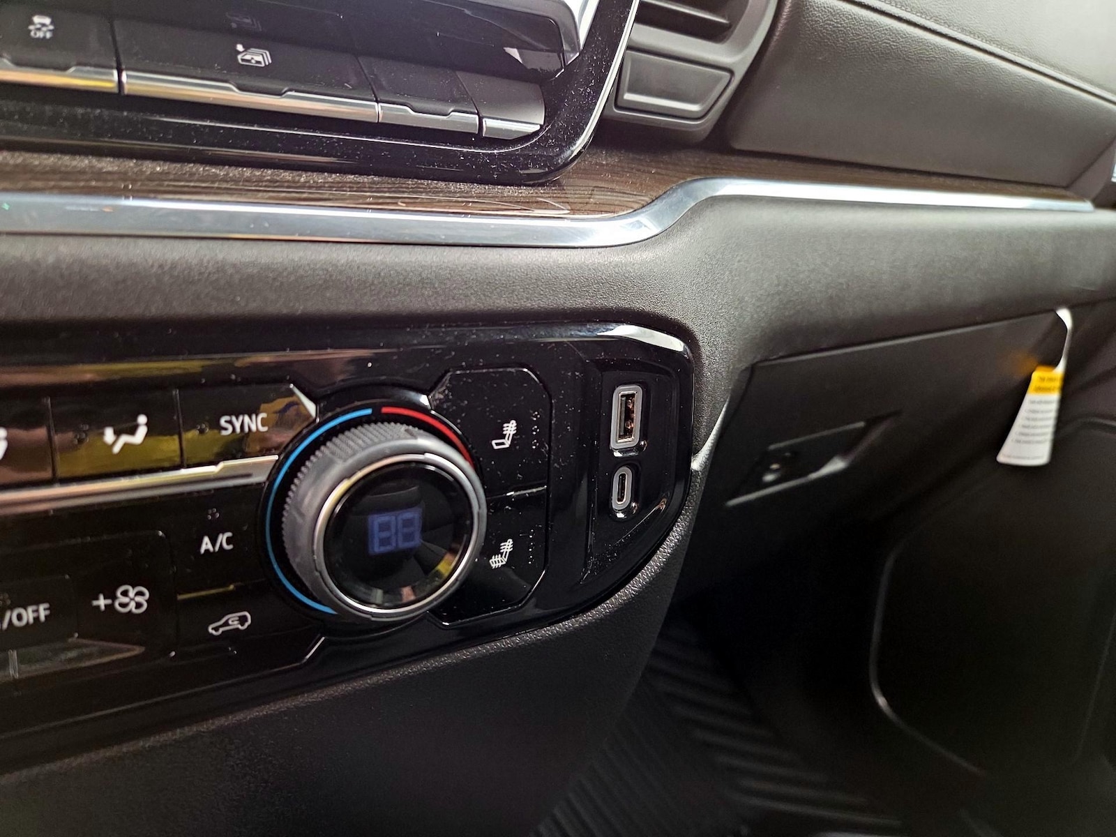 2023 Chevrolet Silverado 1500 LT - Photo 19