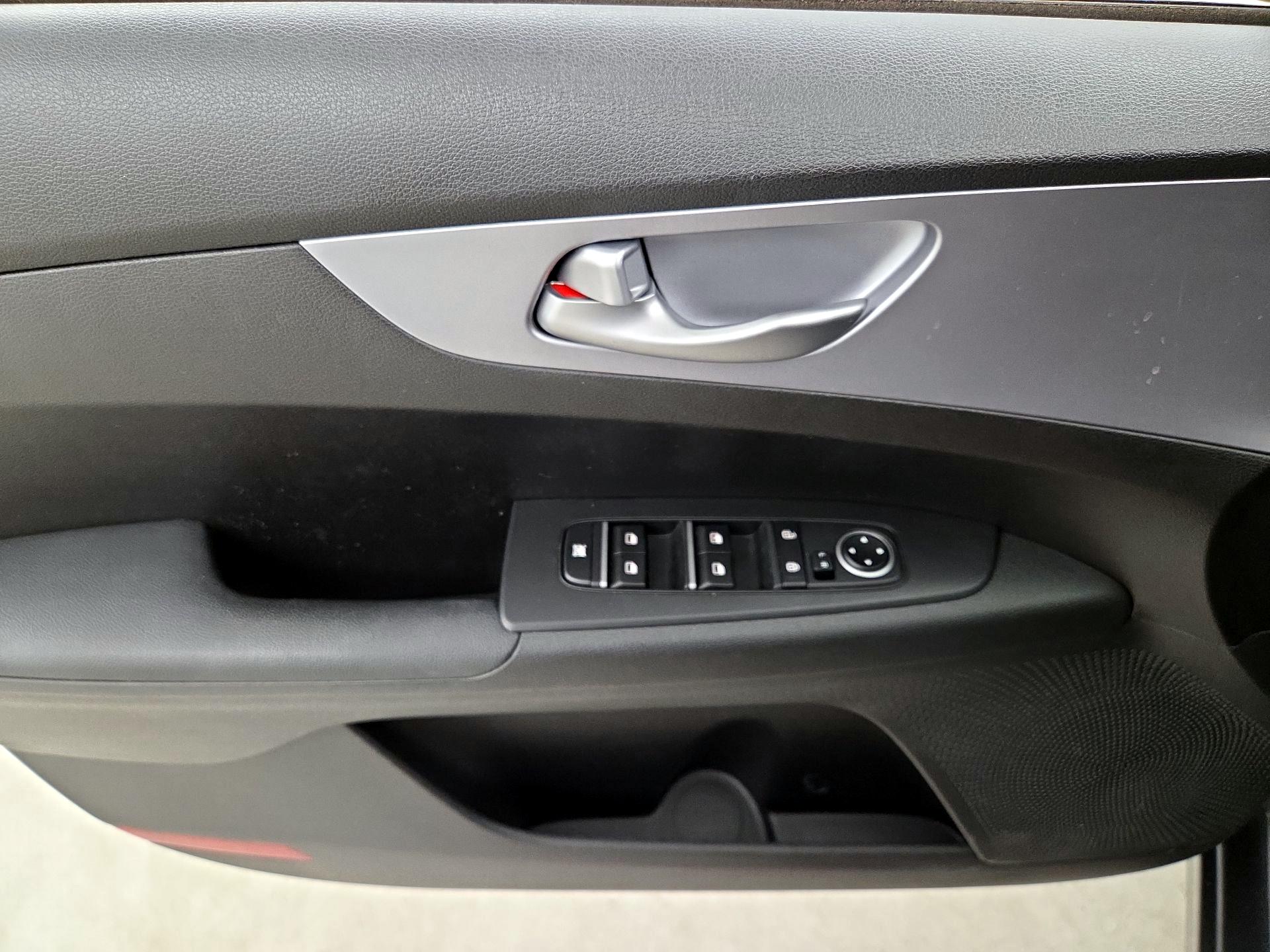 Thumbnail: 2023 Kia Forte - 12