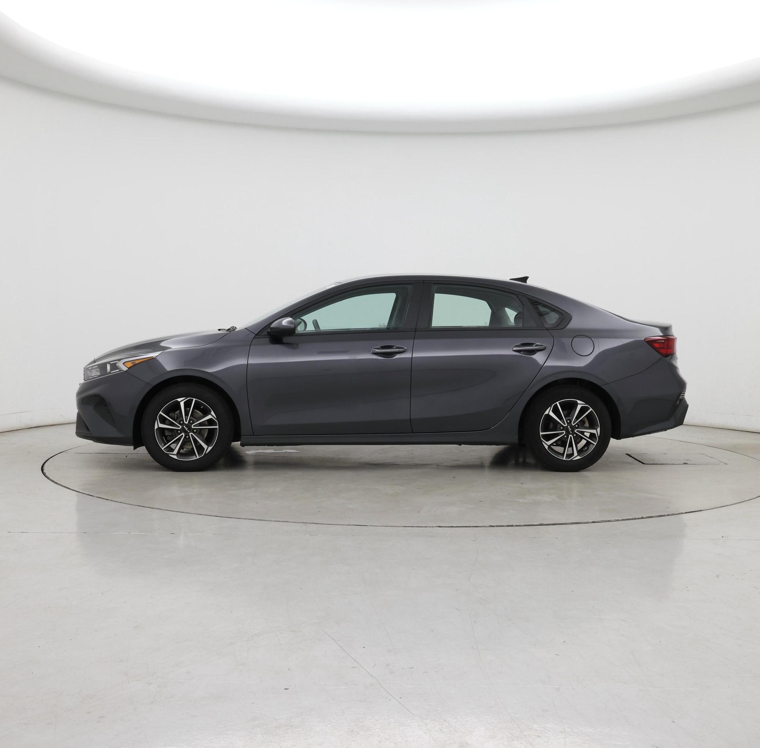 Thumbnail: 2023 Kia Forte - 3