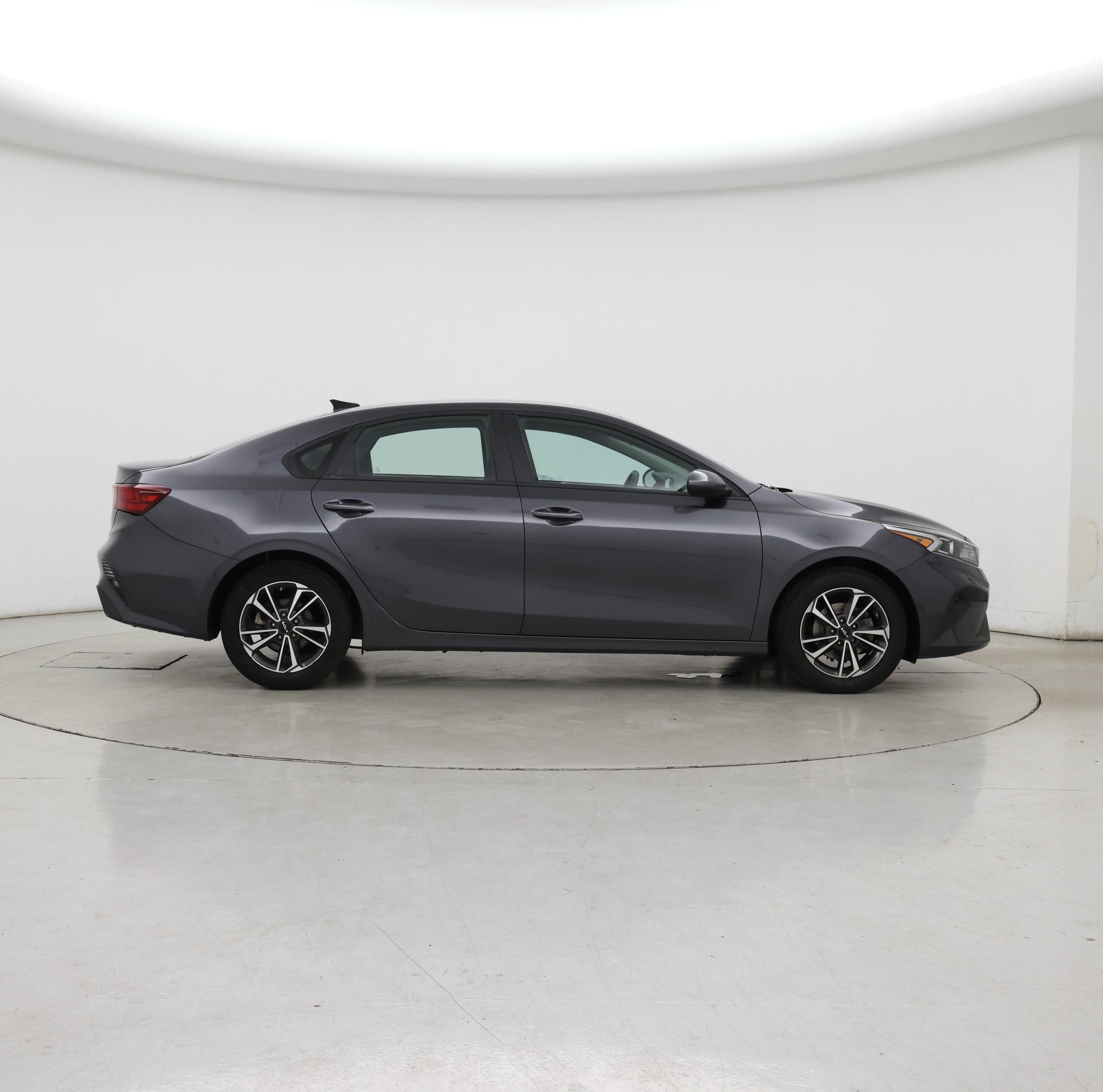 Thumbnail: 2023 Kia Forte - 7