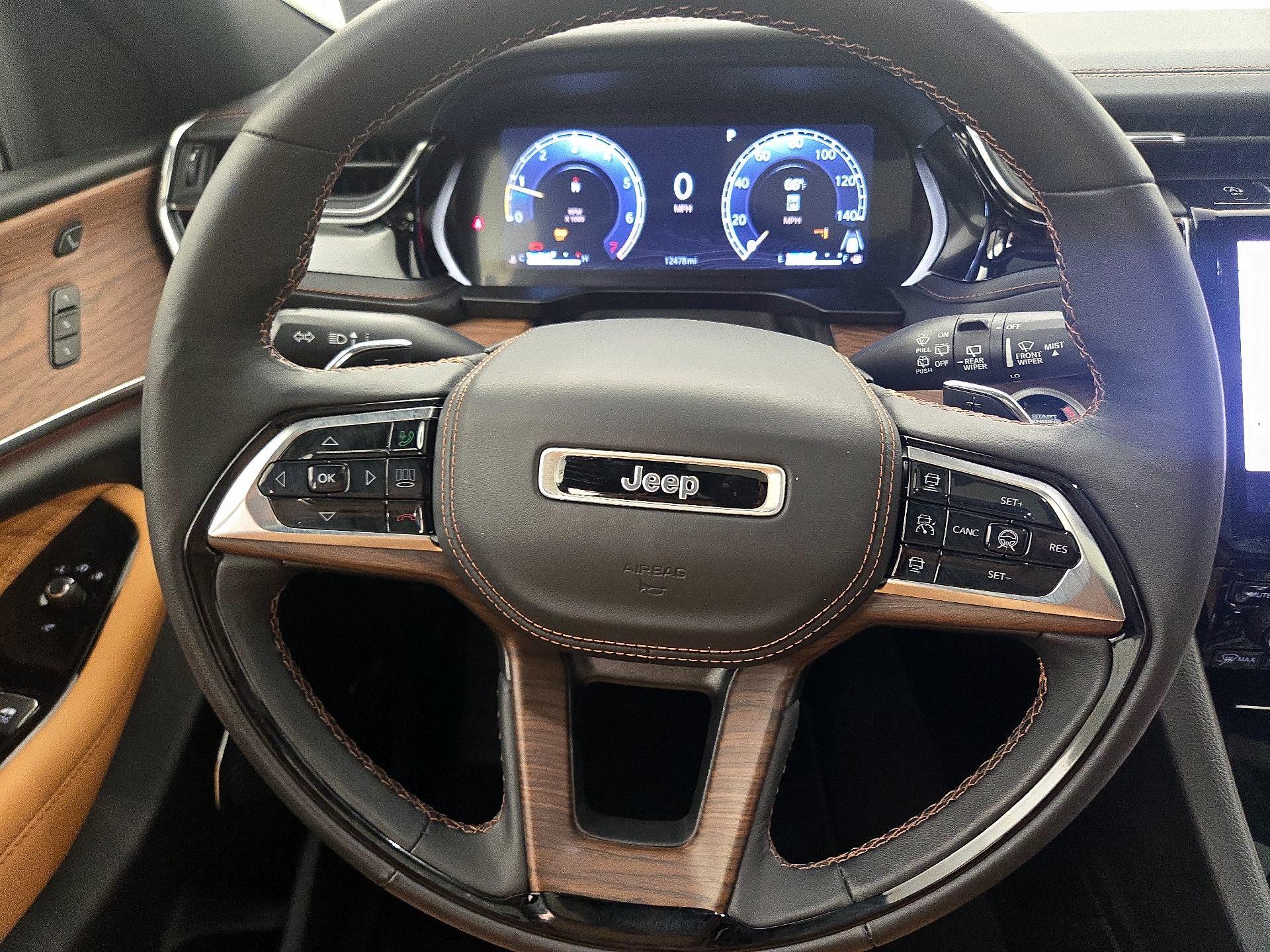 Thumbnail: 2024 Jeep Grand Cherokee - 10