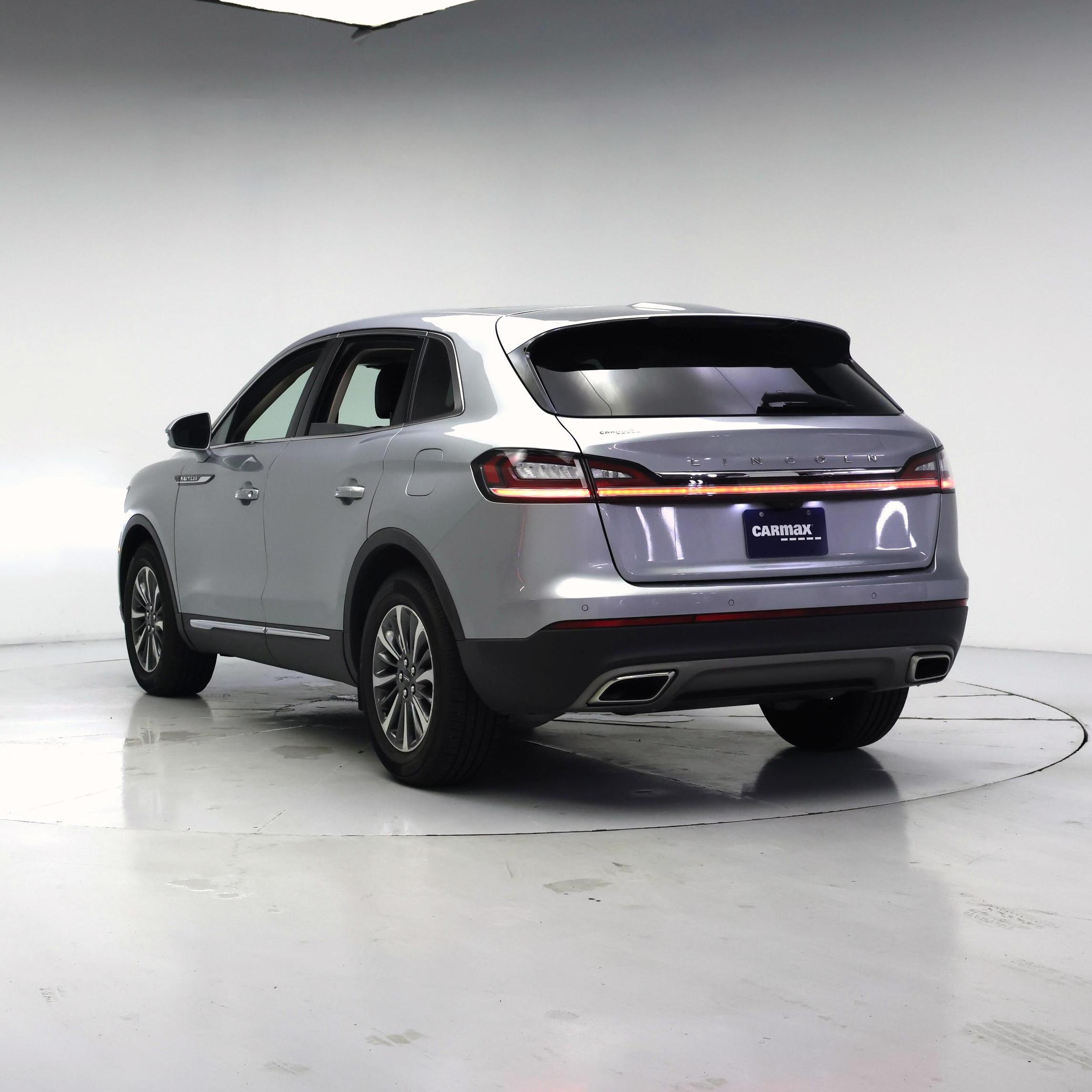 Thumbnail: 2023 Lincoln Nautilus - 2