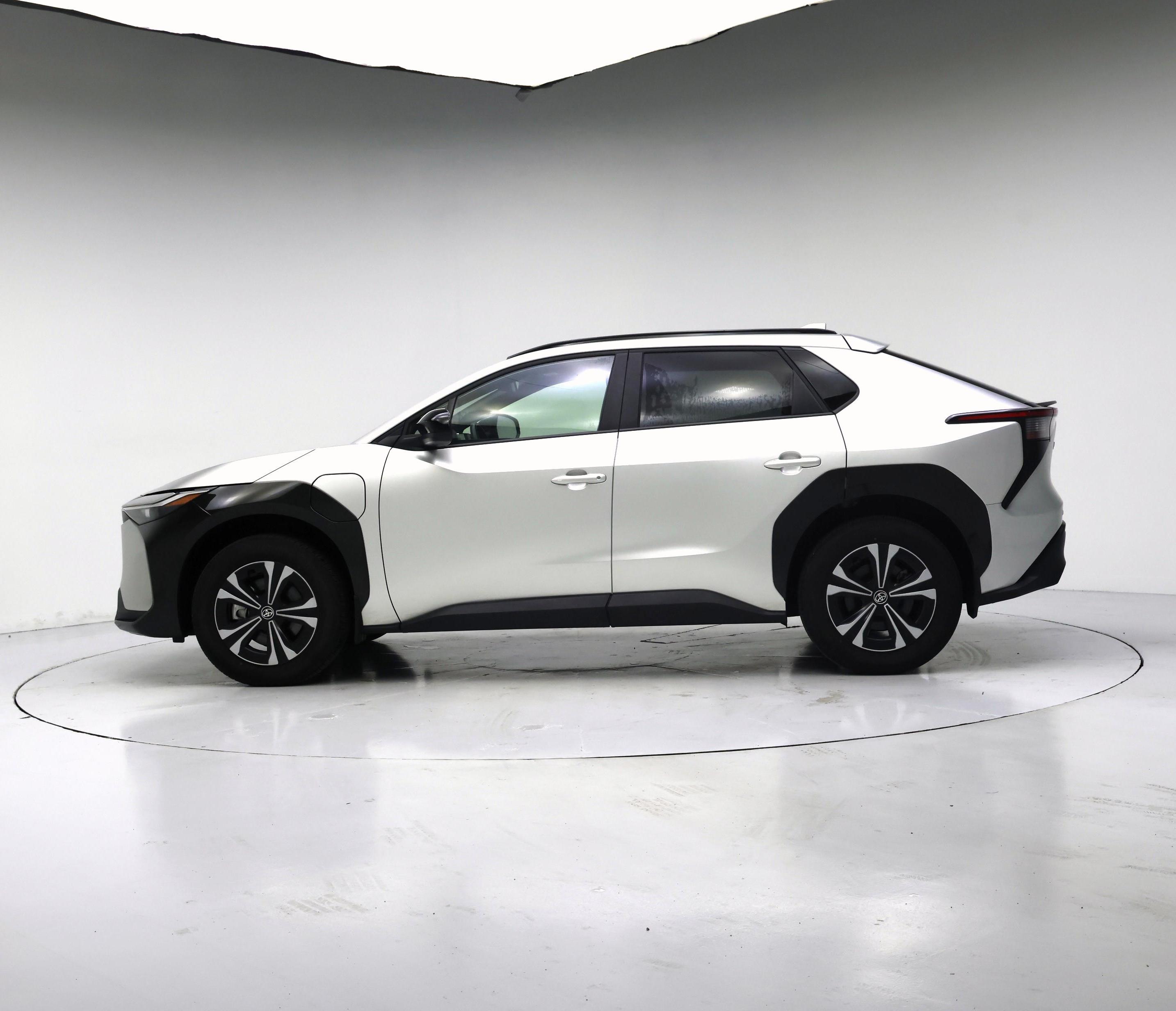 Thumbnail: 2024 Toyota bZ4X - 3