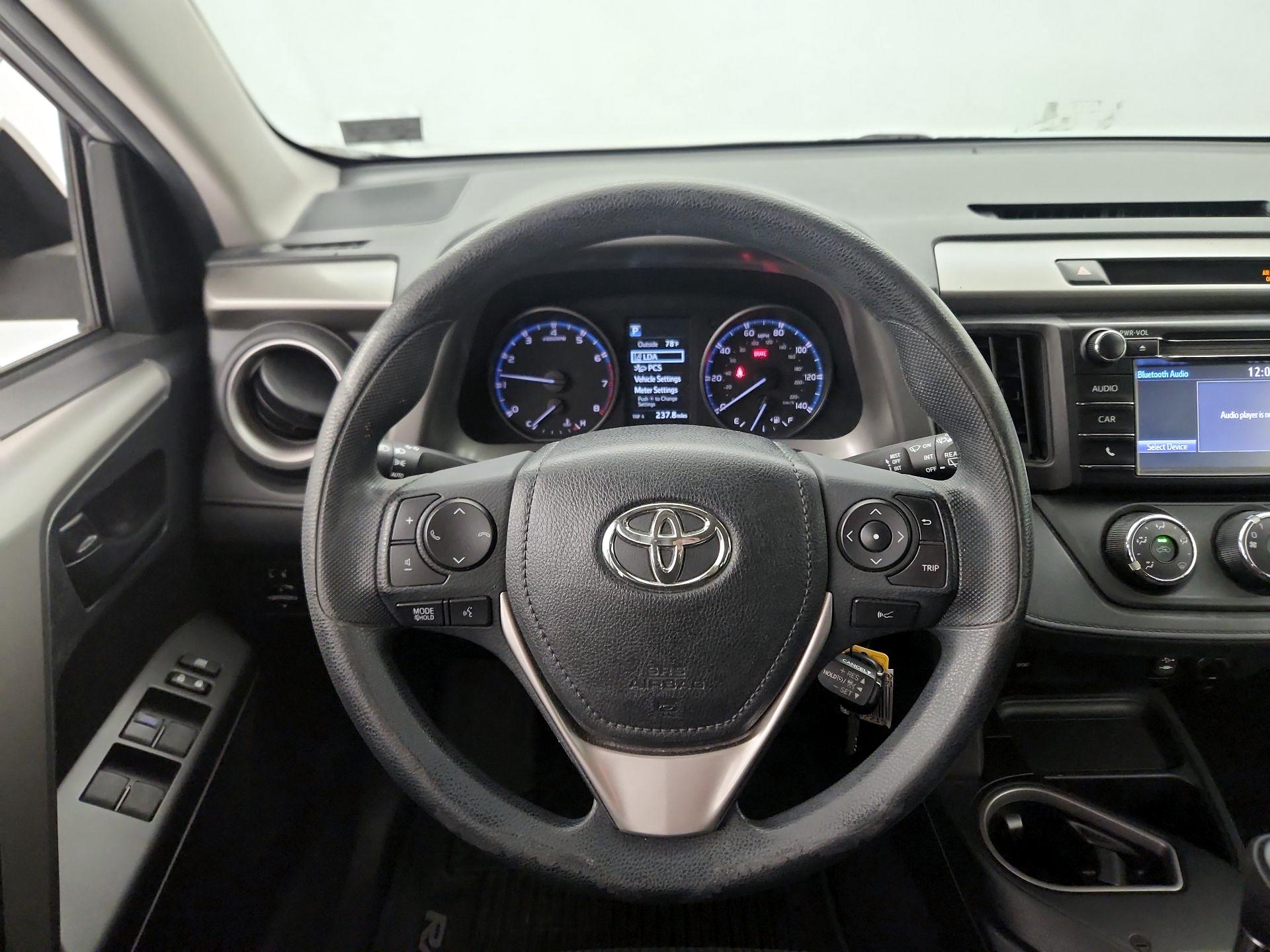 Thumbnail: 2018 Toyota RAV4 - 10
