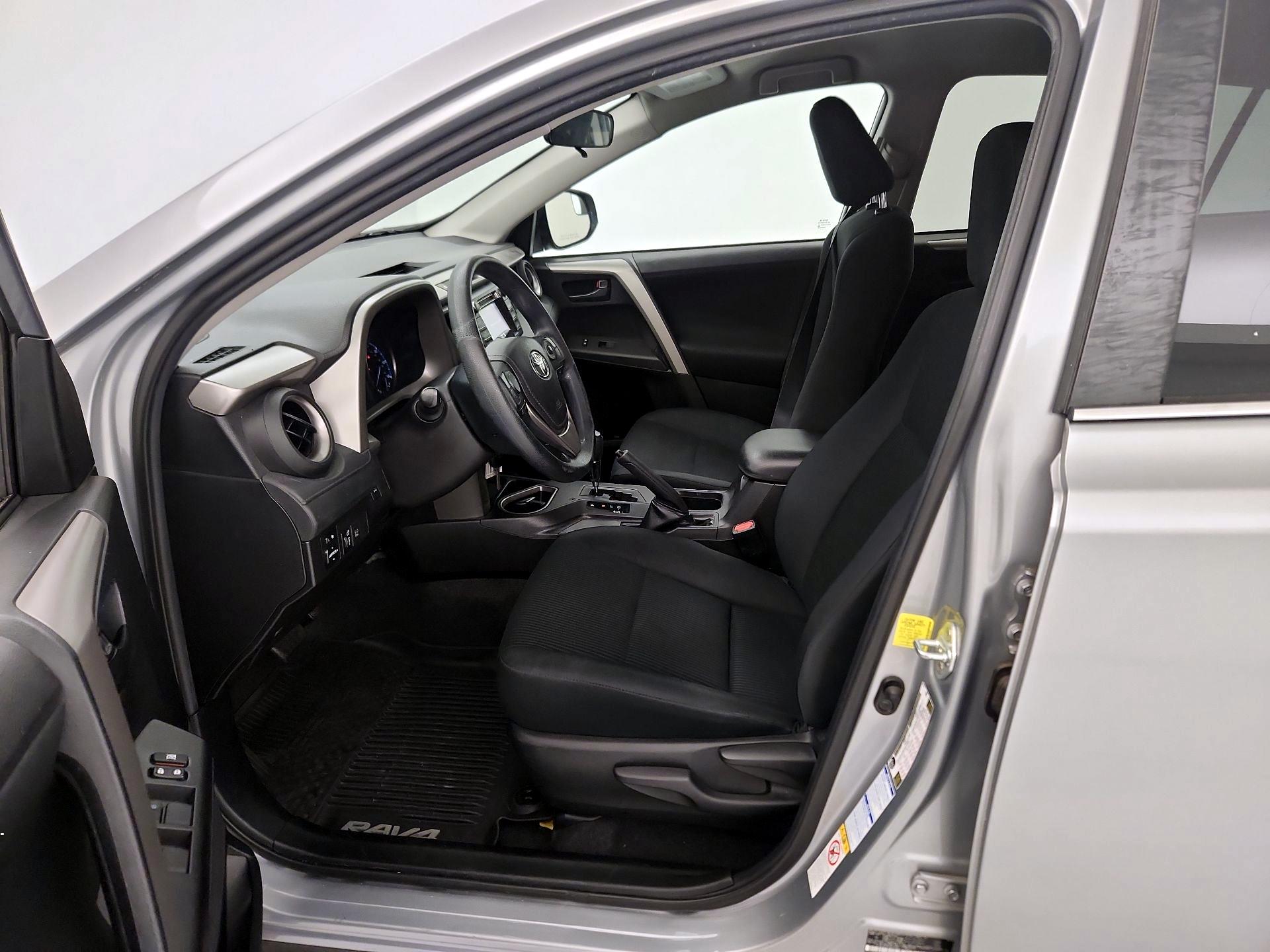 Thumbnail: 2018 Toyota RAV4 - 11