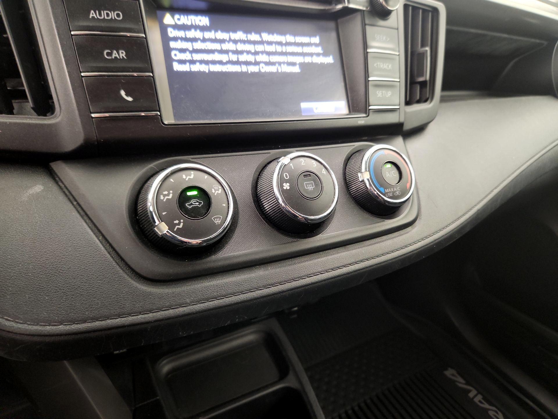 Thumbnail: 2018 Toyota RAV4 - 14