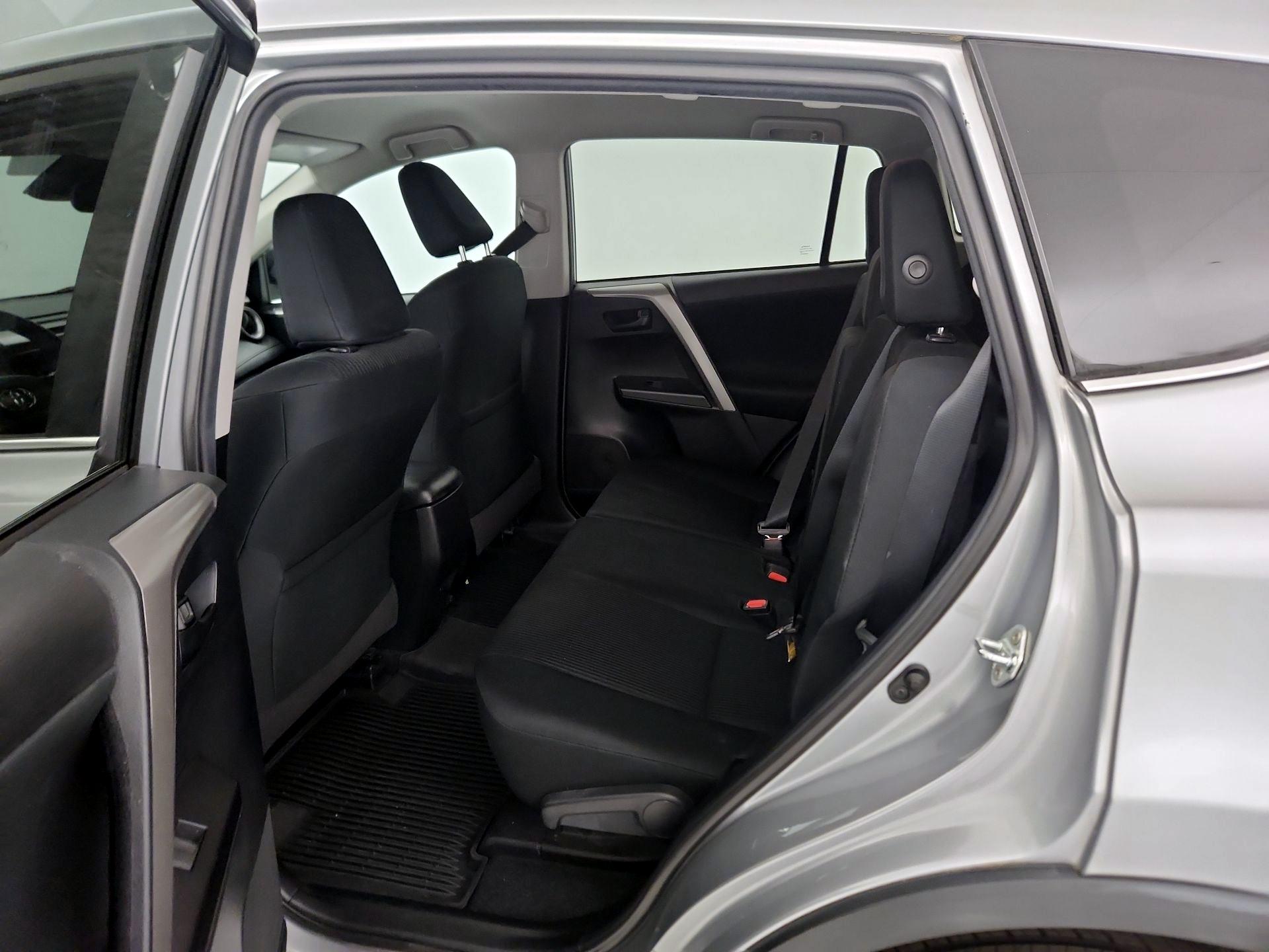 Thumbnail: 2018 Toyota RAV4 - 16