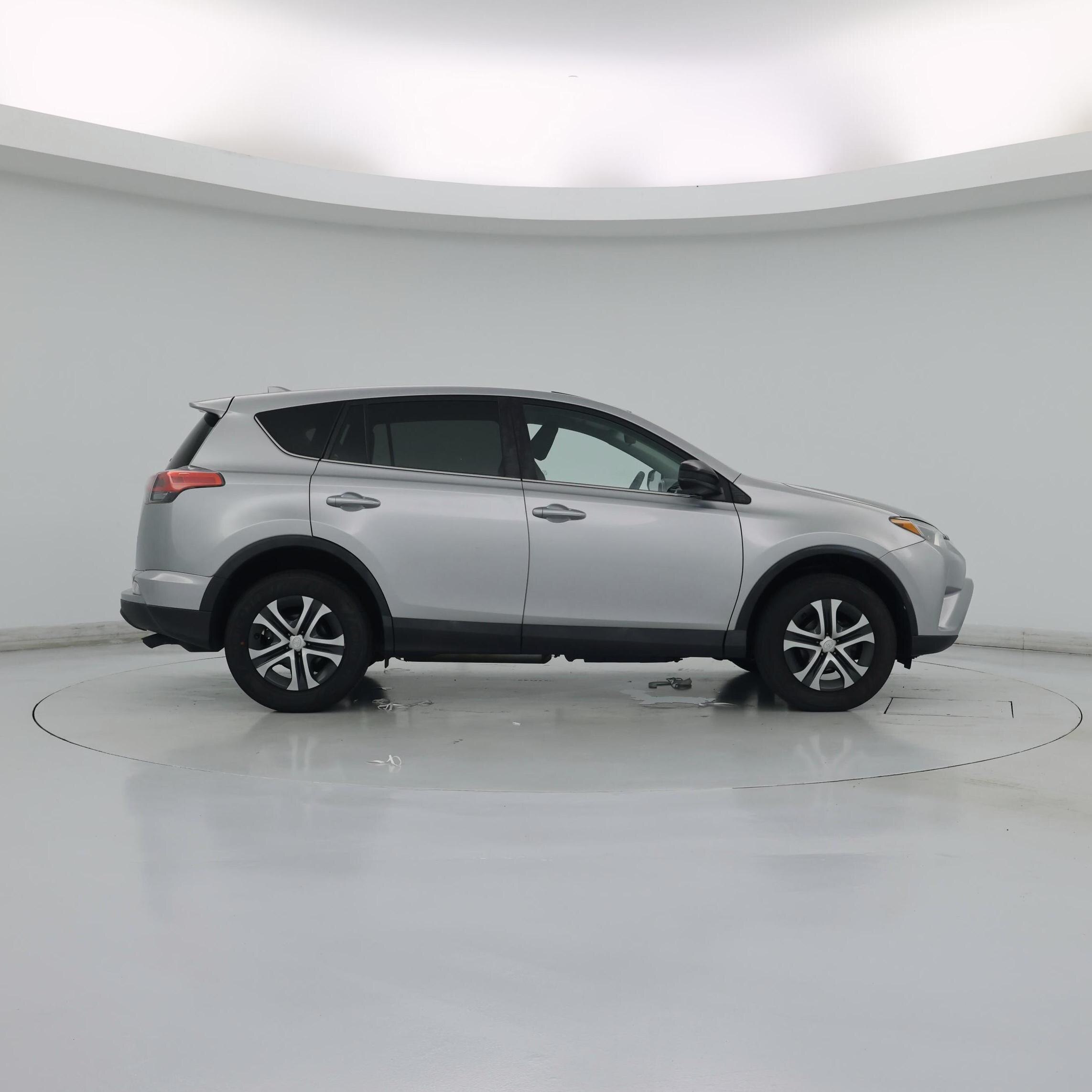 Thumbnail: 2018 Toyota RAV4 - 7