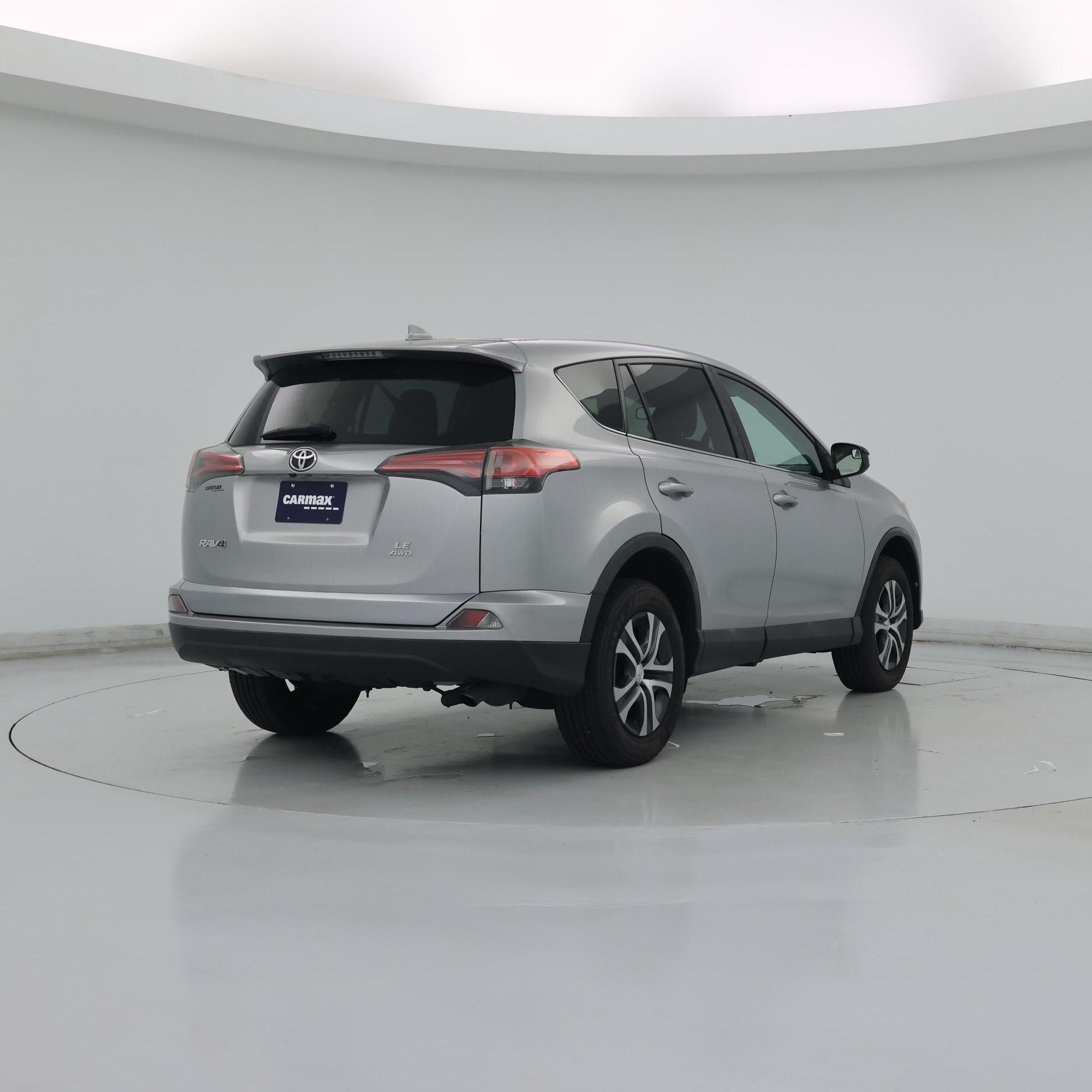 Thumbnail: 2018 Toyota RAV4 - 8