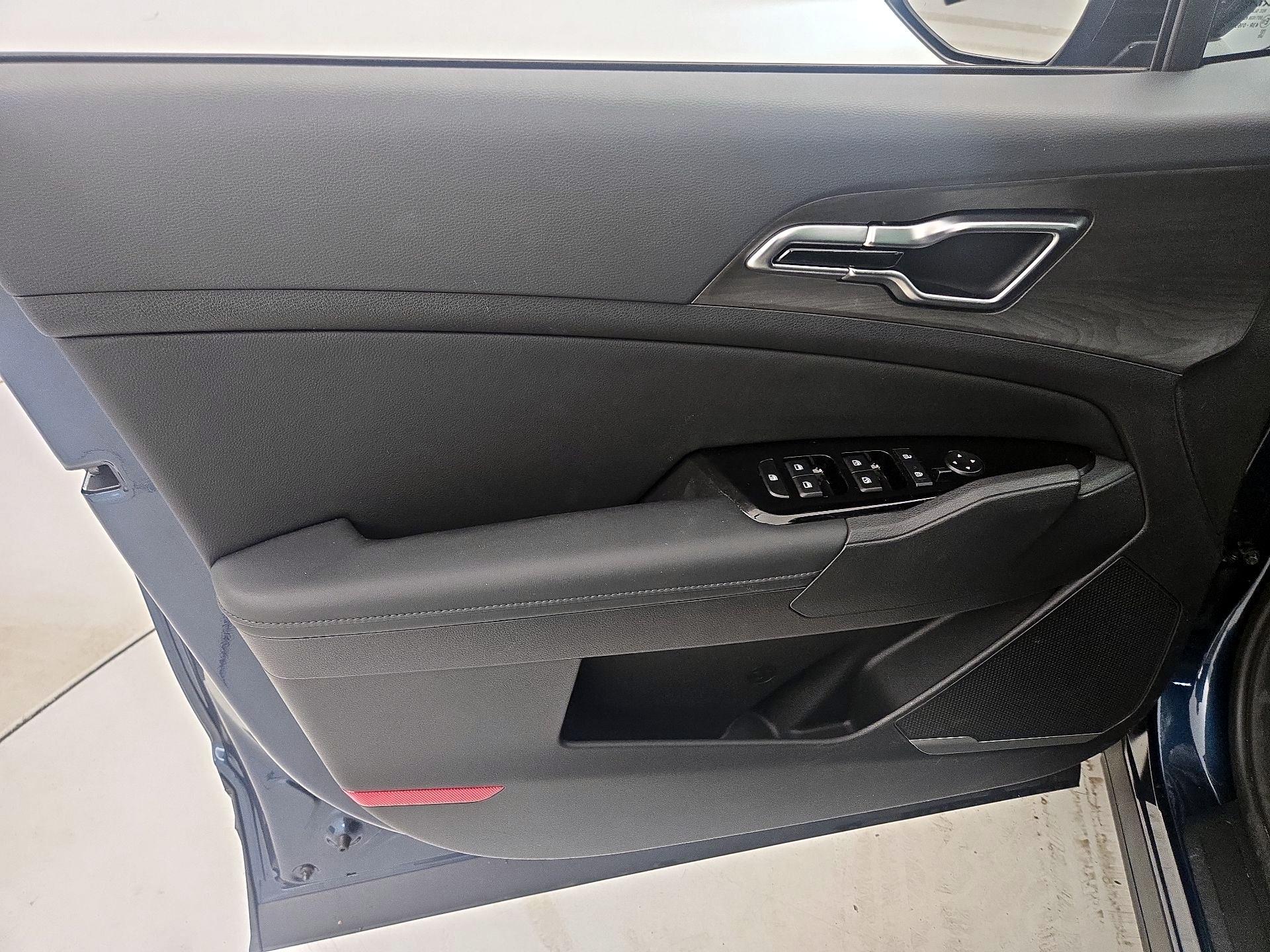 Thumbnail: 2025 Kia Sportage - 12