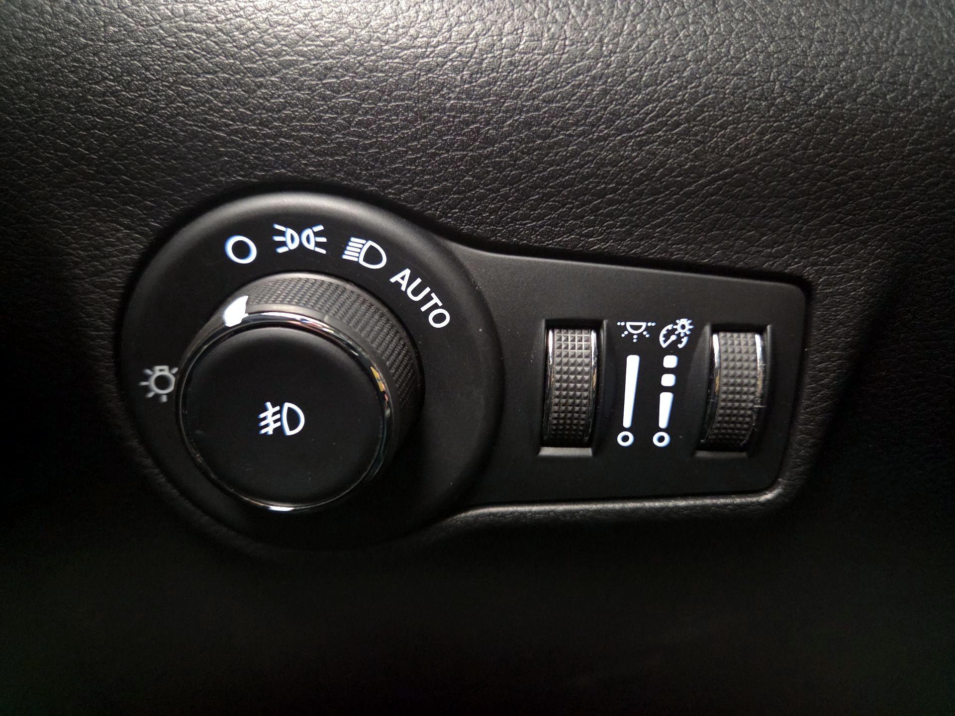 Thumbnail: 2022 Jeep Compass - 13