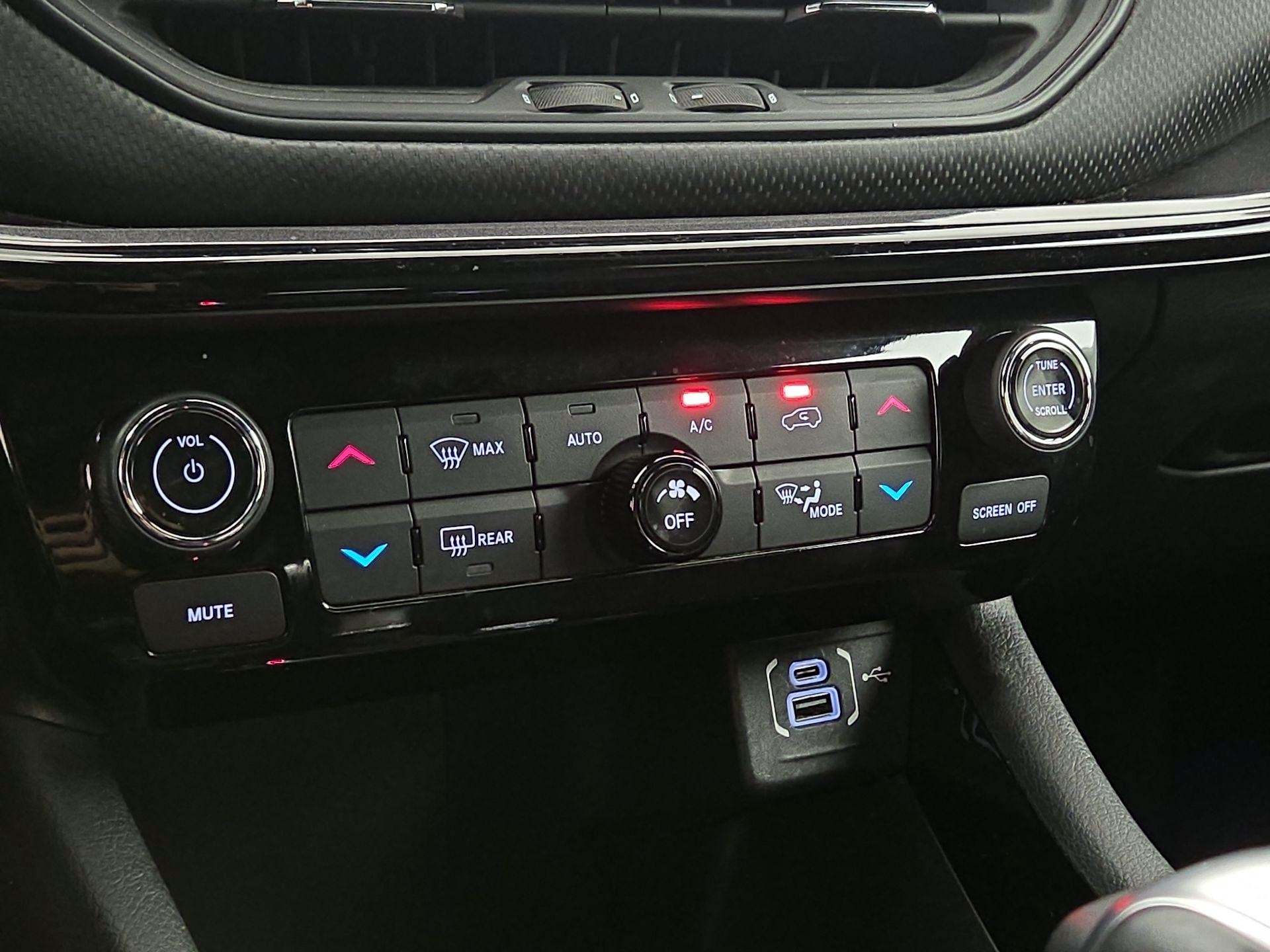 Thumbnail: 2022 Jeep Compass - 16