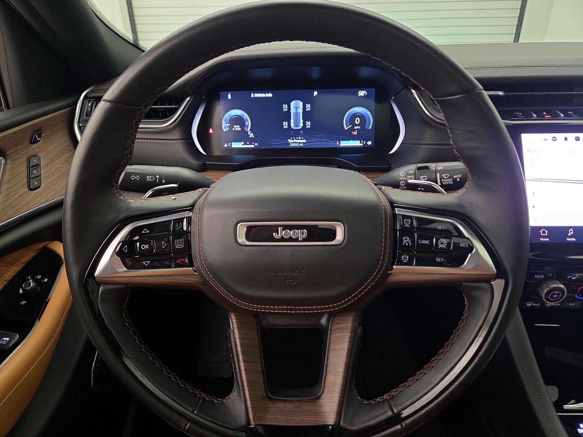 Thumbnail: 2023 Jeep Grand Cherokee - 10