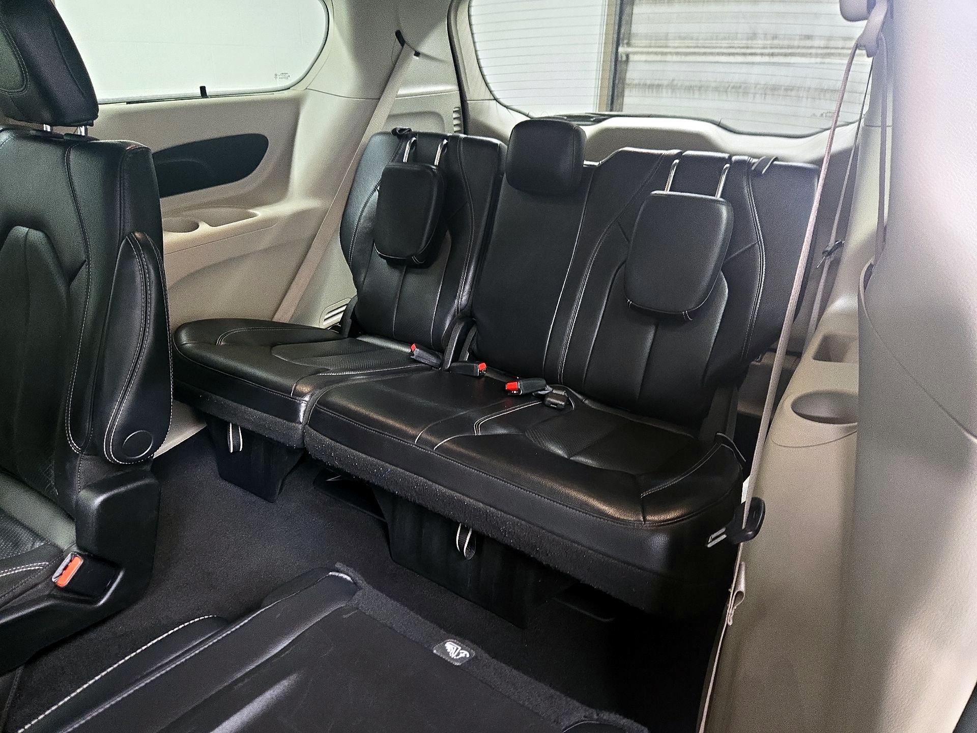 Thumbnail: 2022 Chrysler Pacifica - 20