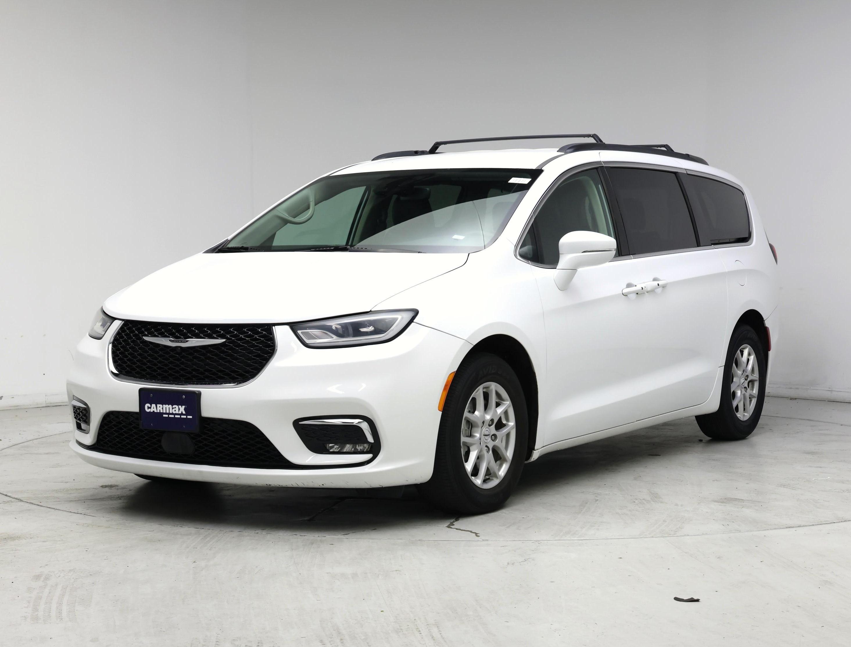 Thumbnail: 2022 Chrysler Pacifica - 4