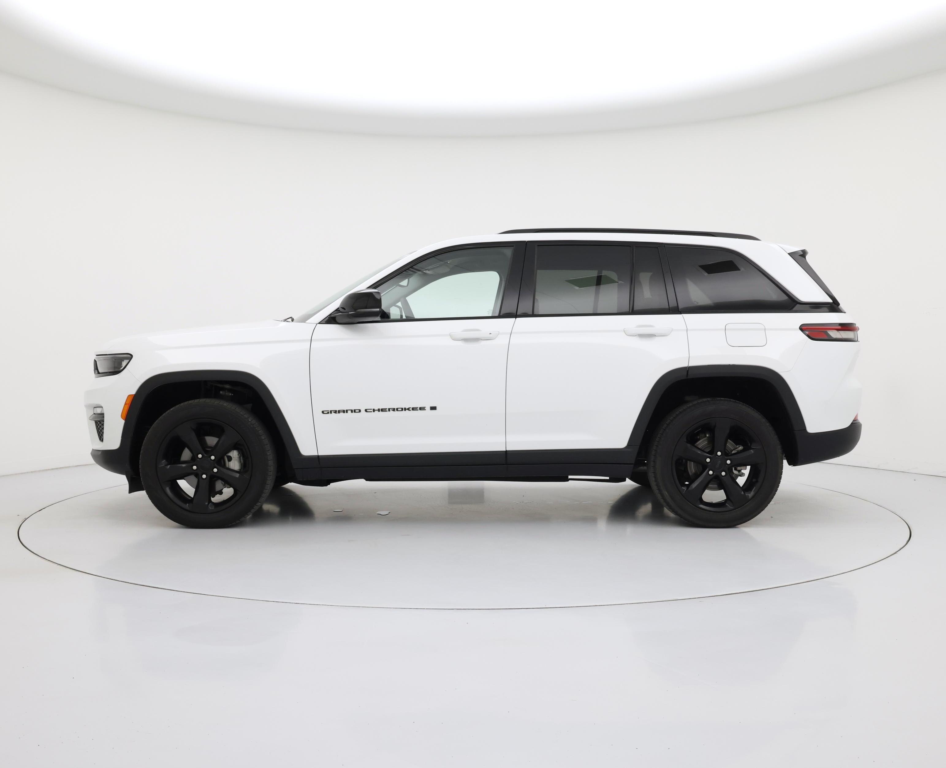Thumbnail: 2023 Jeep Grand Cherokee - 3