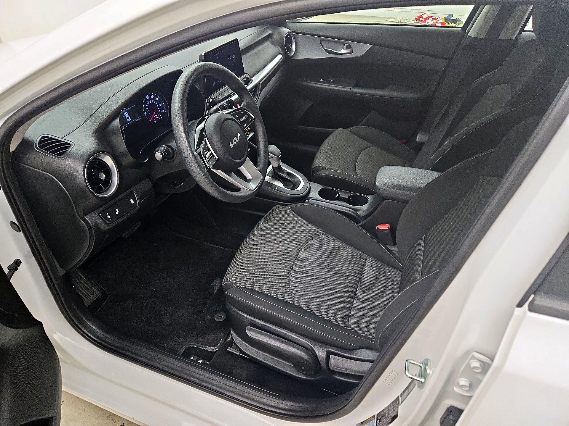 Thumbnail: 2023 Kia Forte - 11