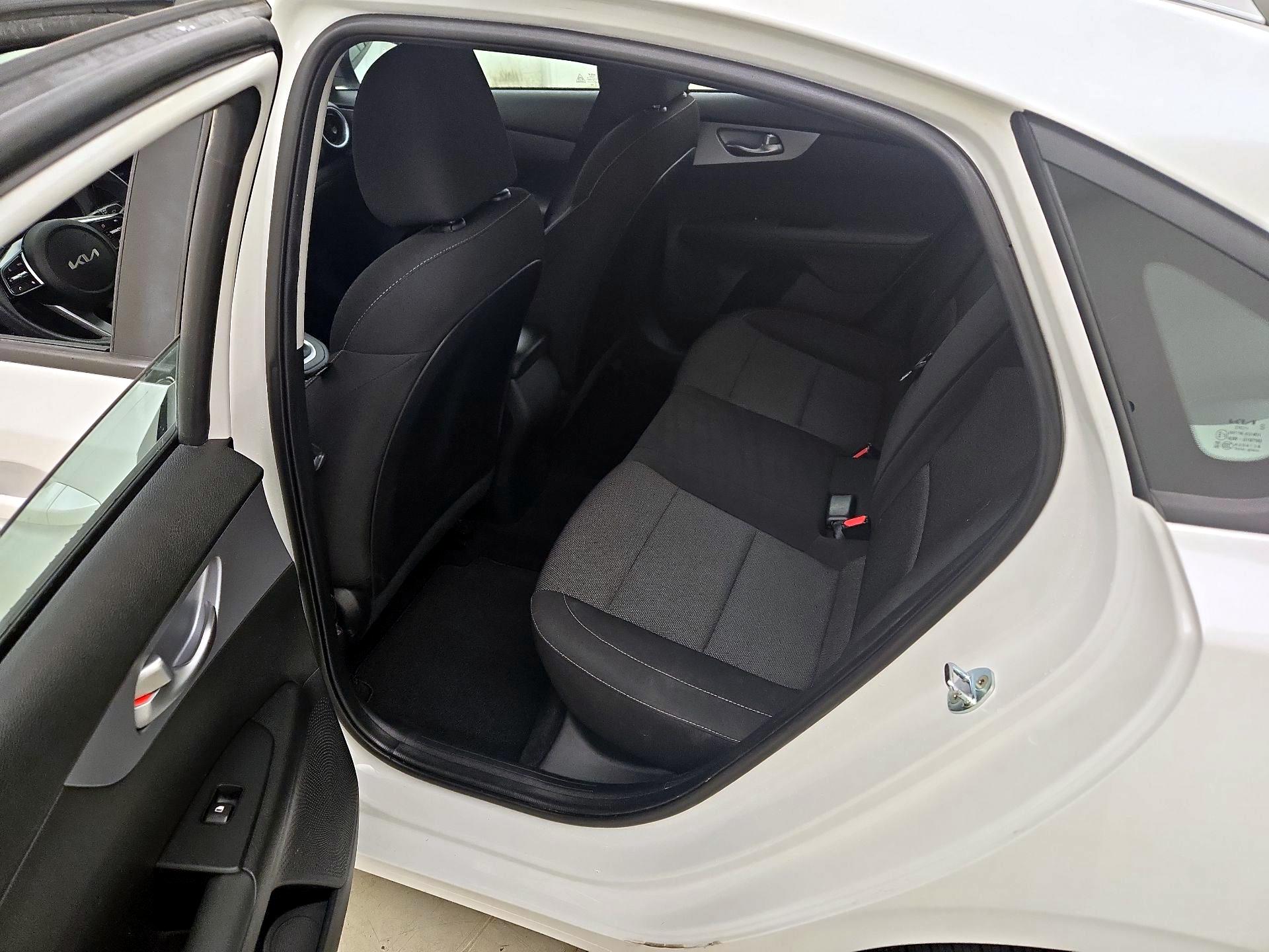 Thumbnail: 2023 Kia Forte - 19