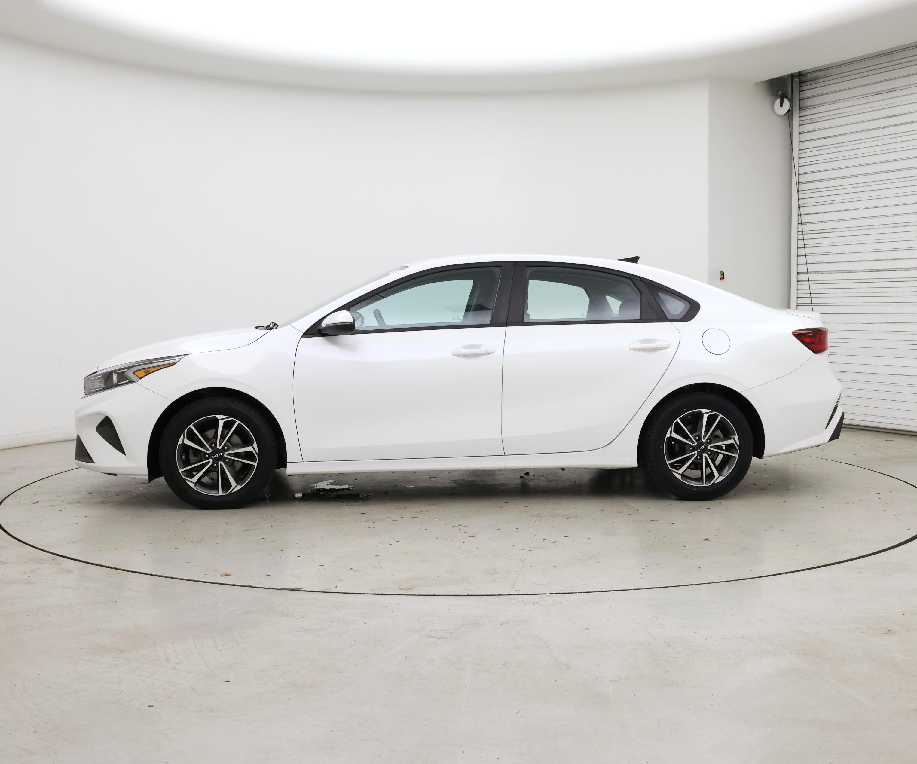 Thumbnail: 2023 Kia Forte - 3