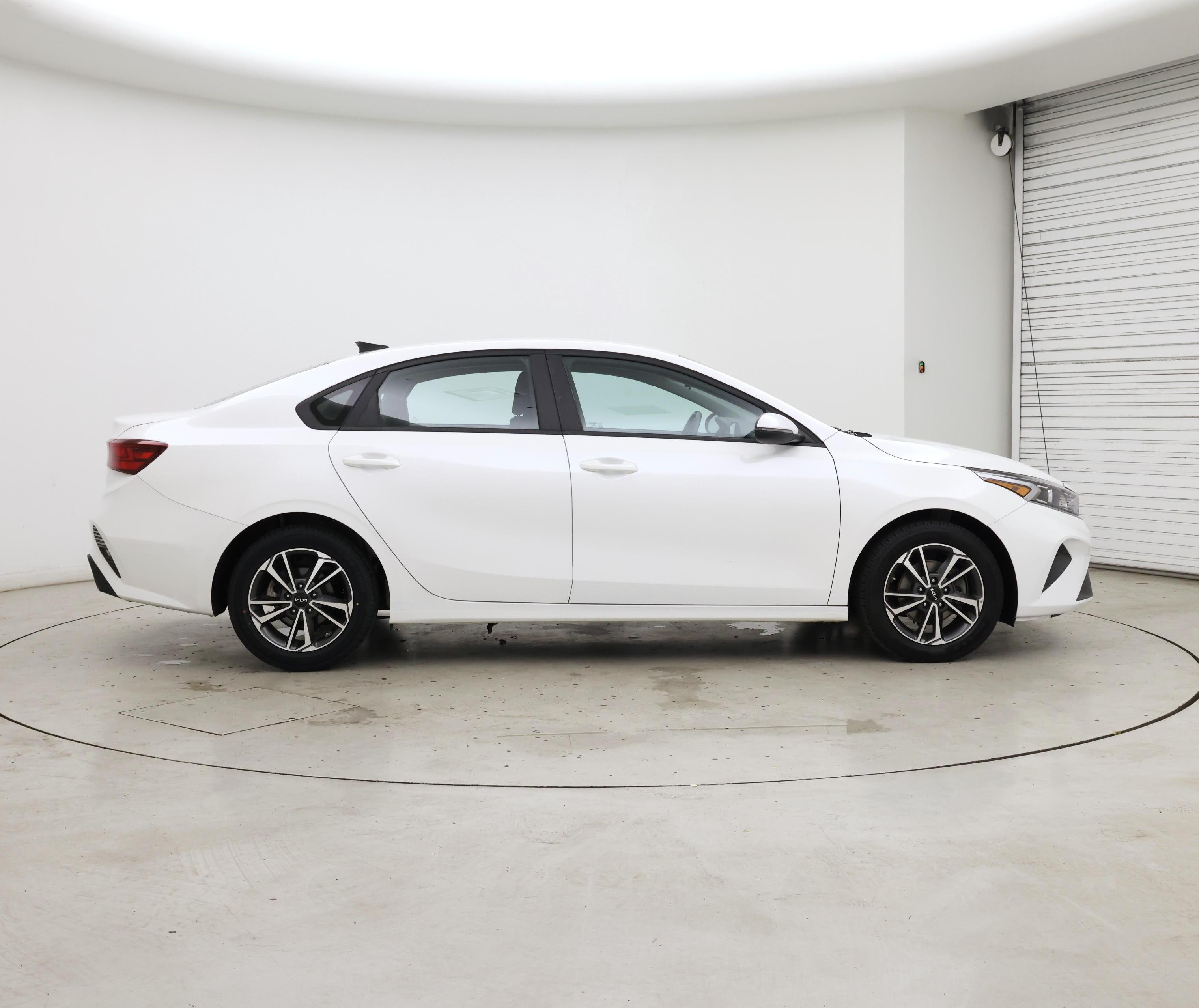 Thumbnail: 2023 Kia Forte - 7