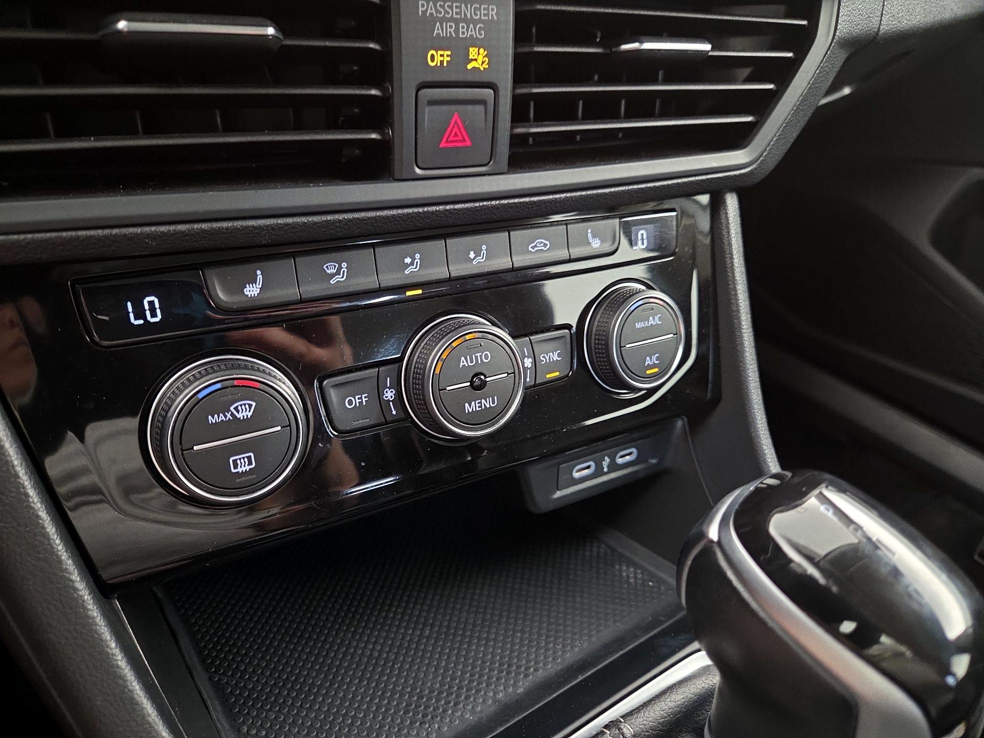 Thumbnail: 2024 Volkswagen Jetta - 16
