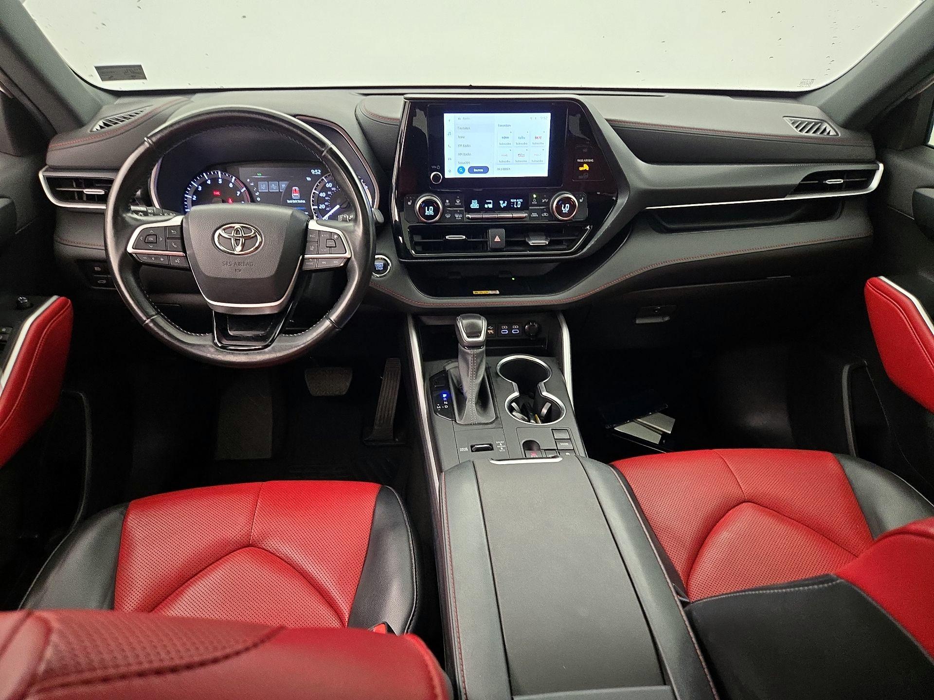 Thumbnail: 2023 Toyota Highlander - 9