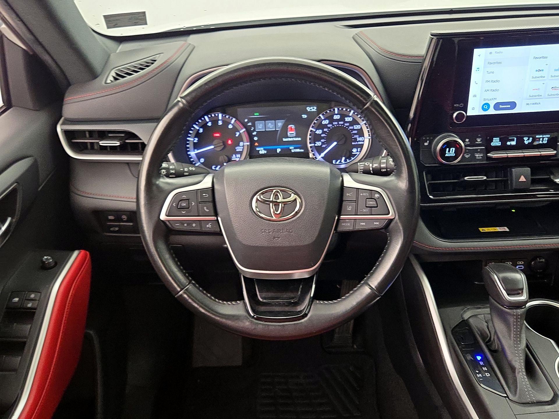 Thumbnail: 2023 Toyota Highlander - 10