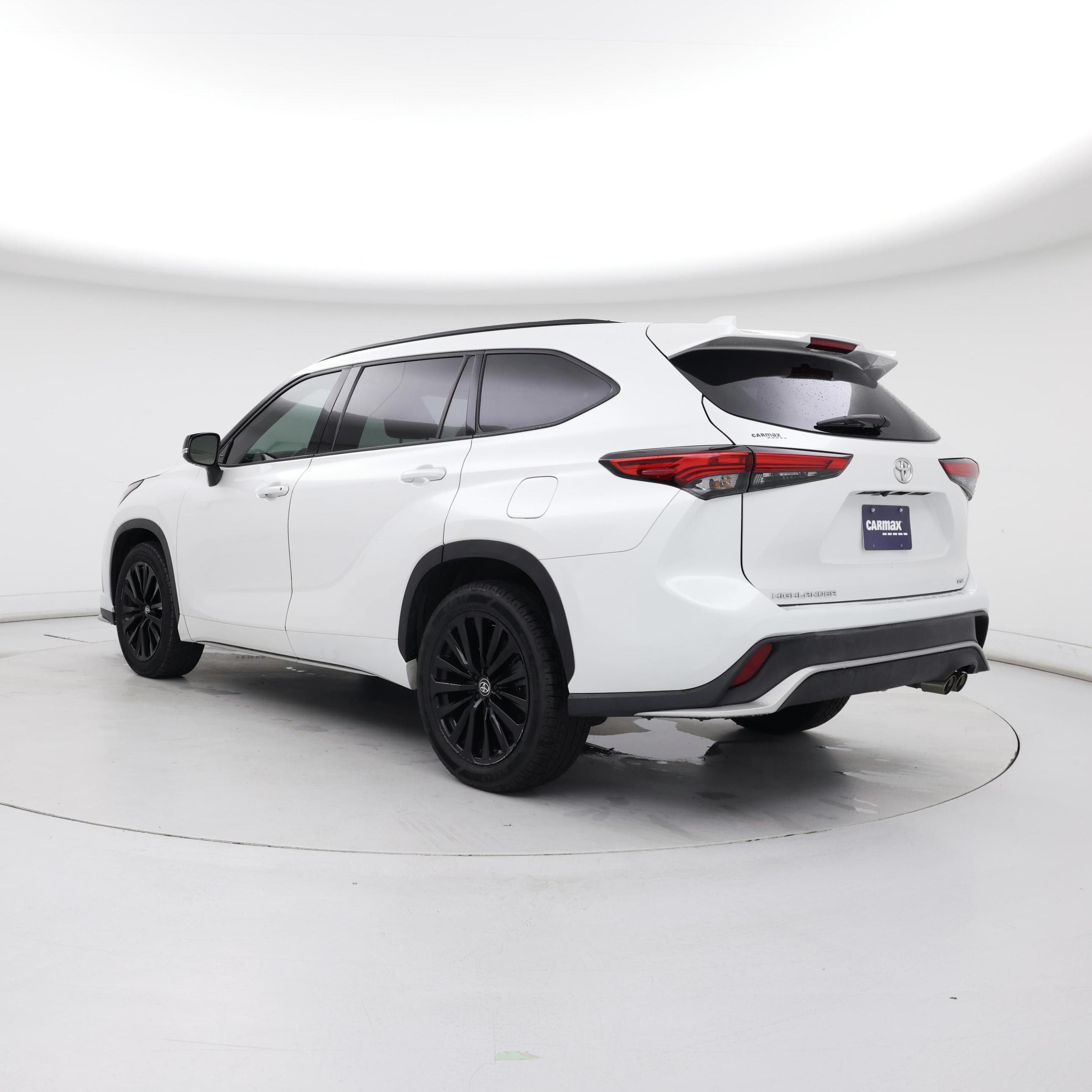 Thumbnail: 2023 Toyota Highlander - 2