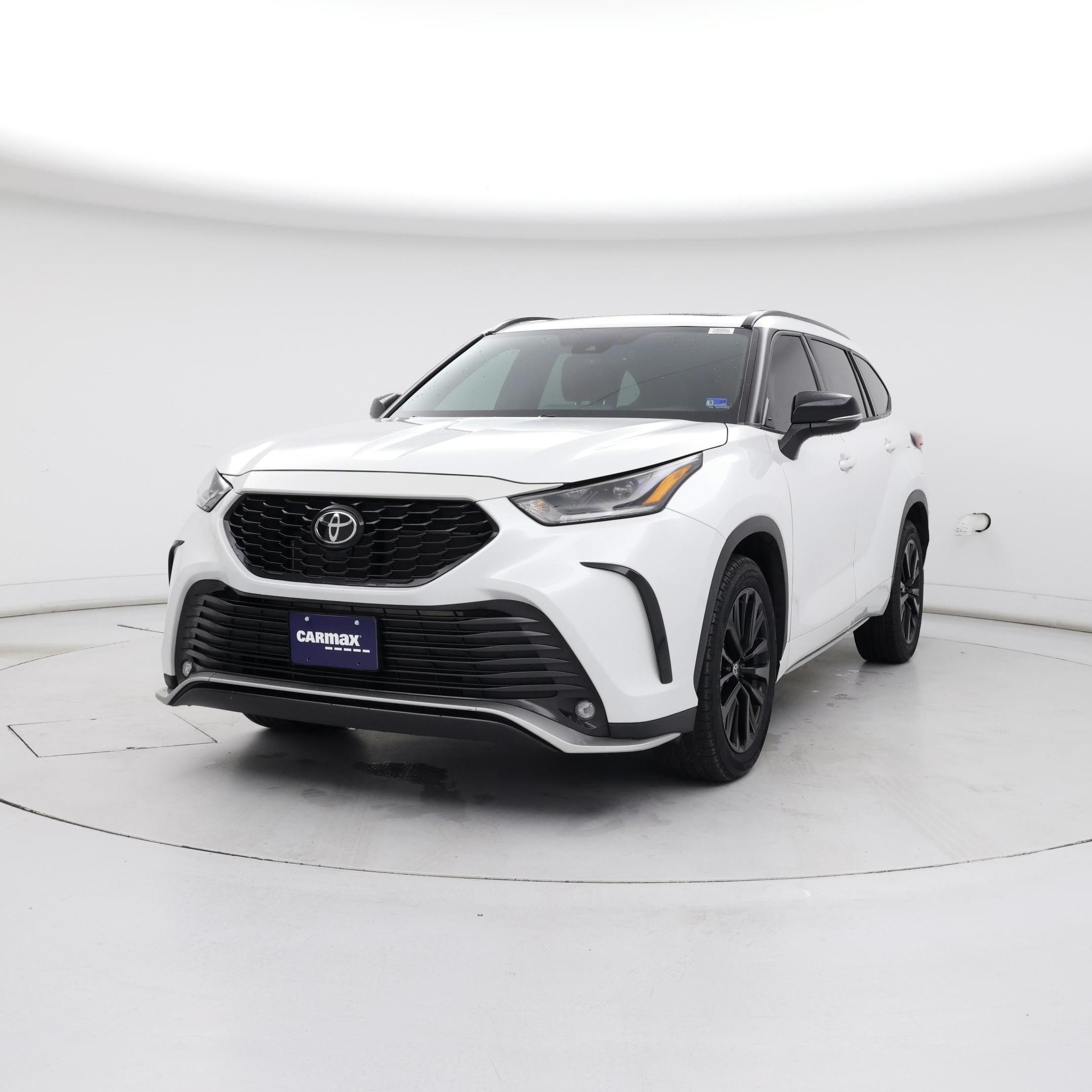 Thumbnail: 2023 Toyota Highlander - 4