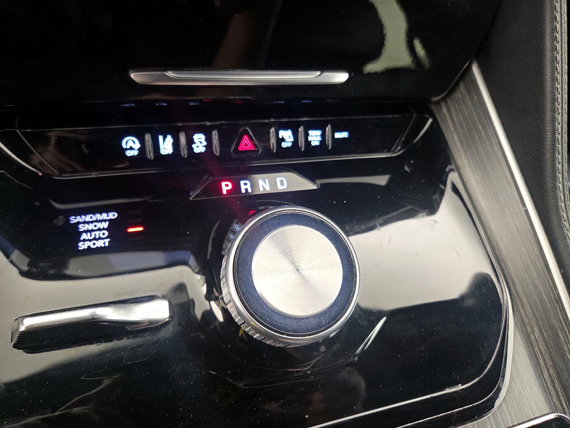 Thumbnail: 2024 Jeep Wagoneer - 18