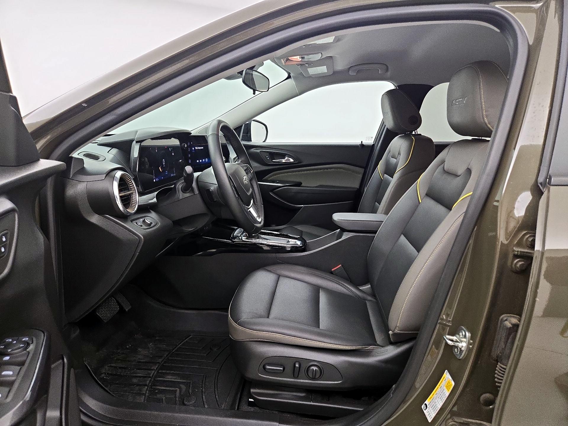 Thumbnail: 2024 Chevrolet Trax - 11